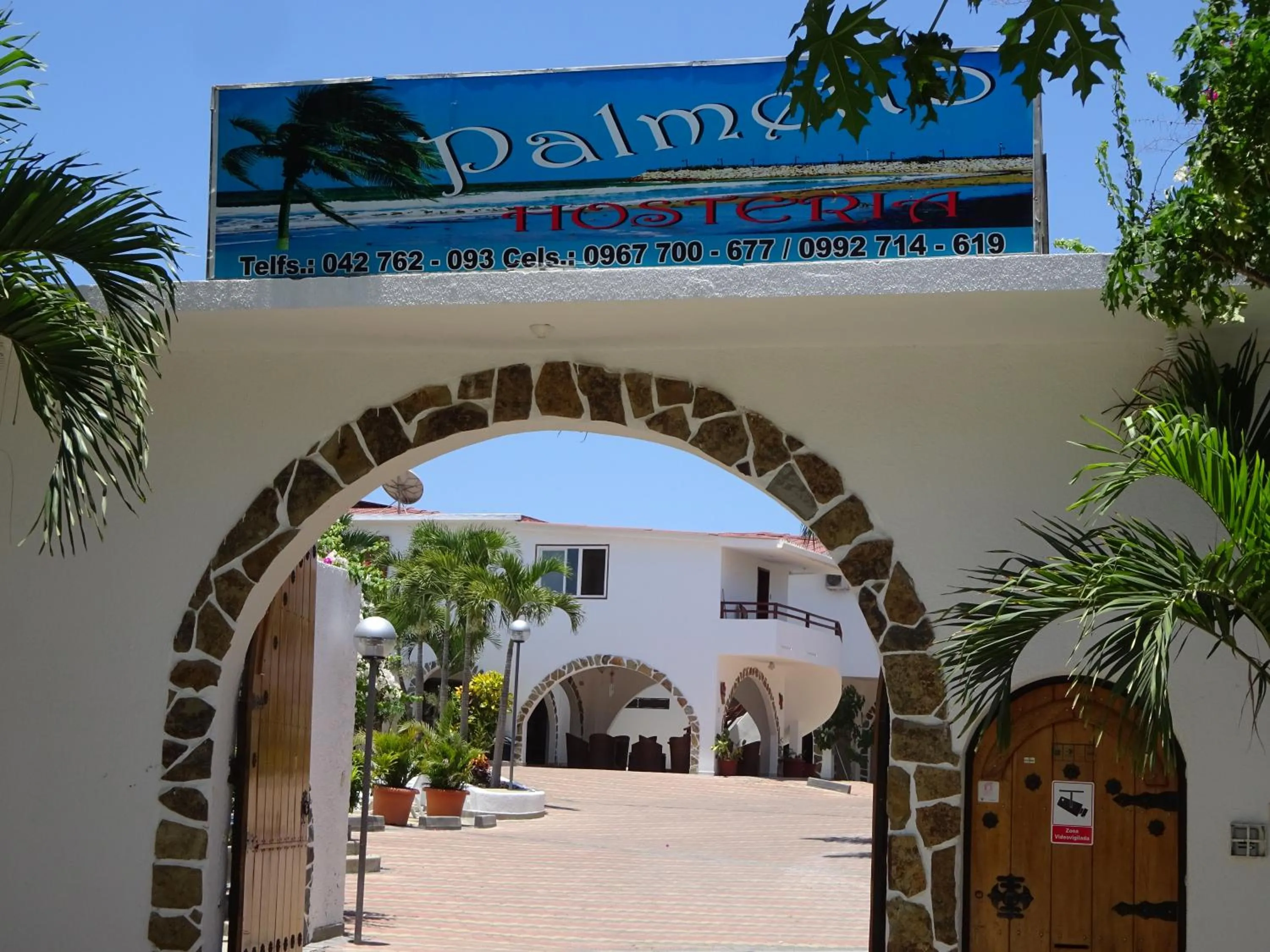 Property building in Hosteria Palmetto