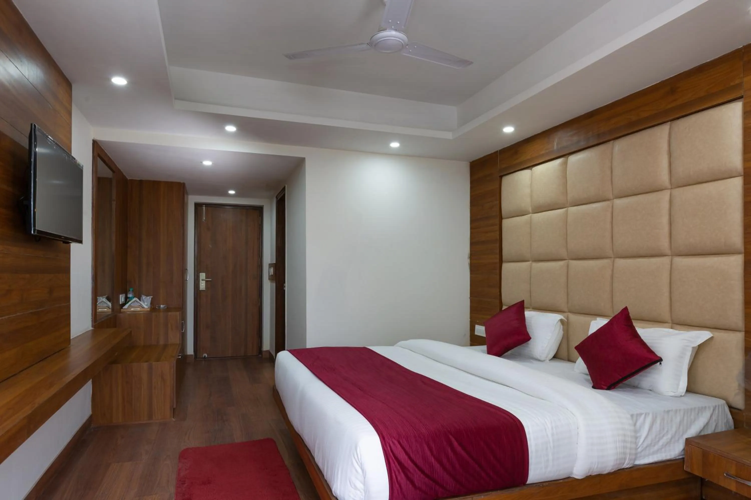 Photo of the whole room, Bed in Hotel Wild Wood