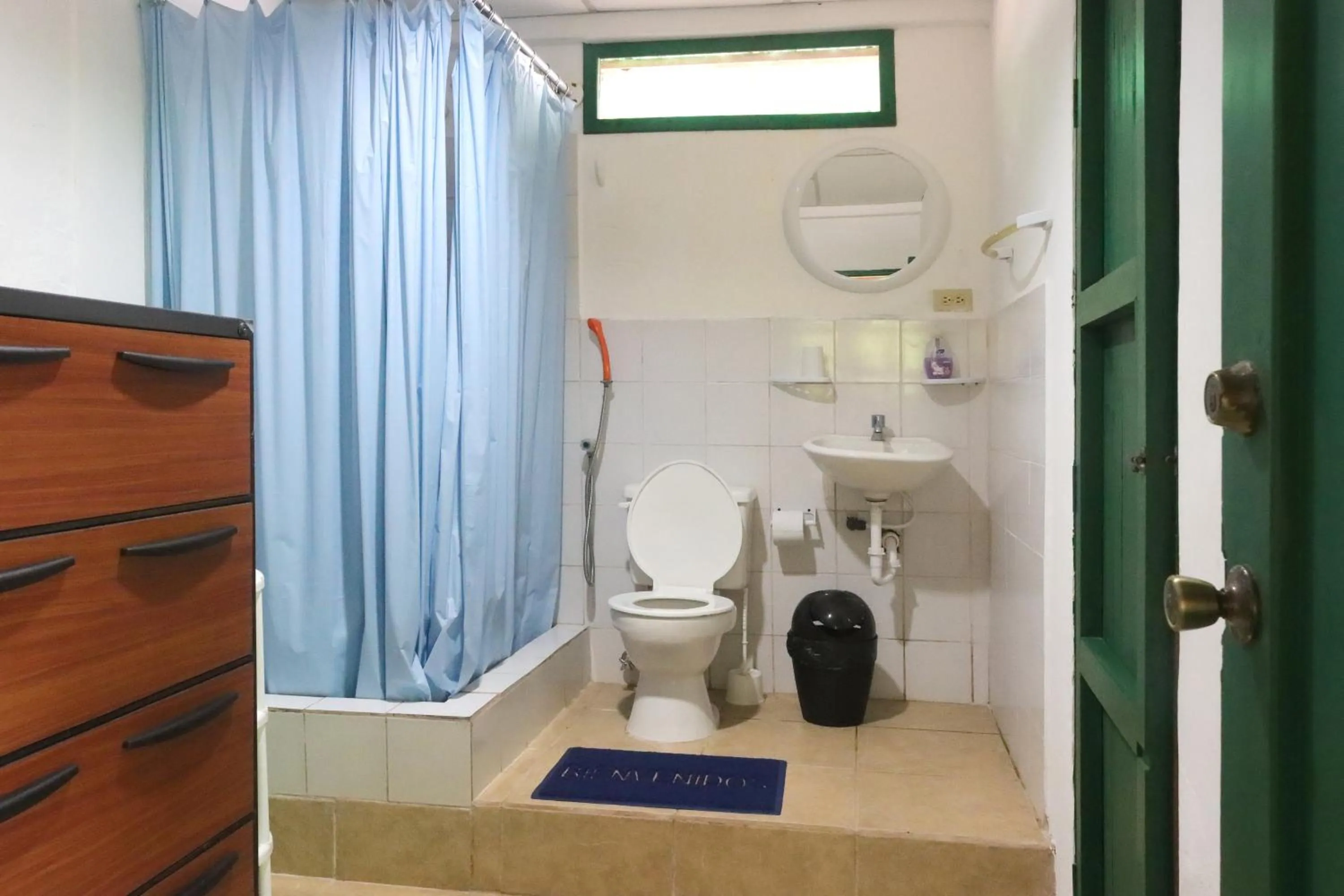 Toilet in Galapagos Chalet