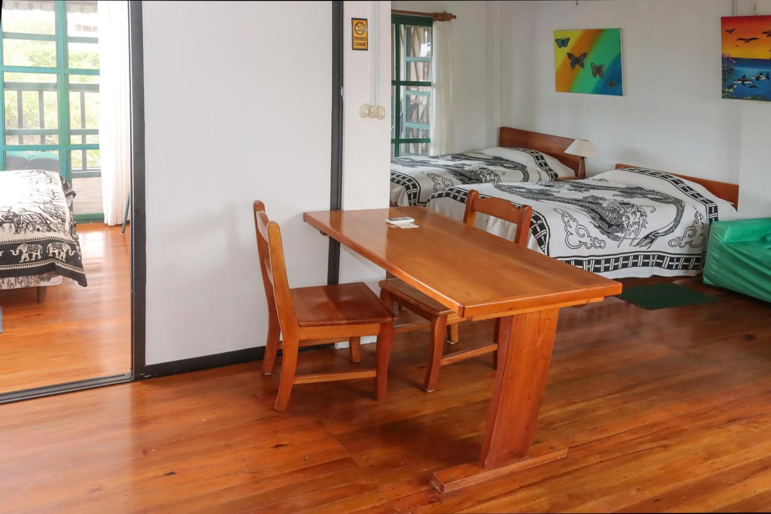 Living room, Bed in Galapagos Chalet
