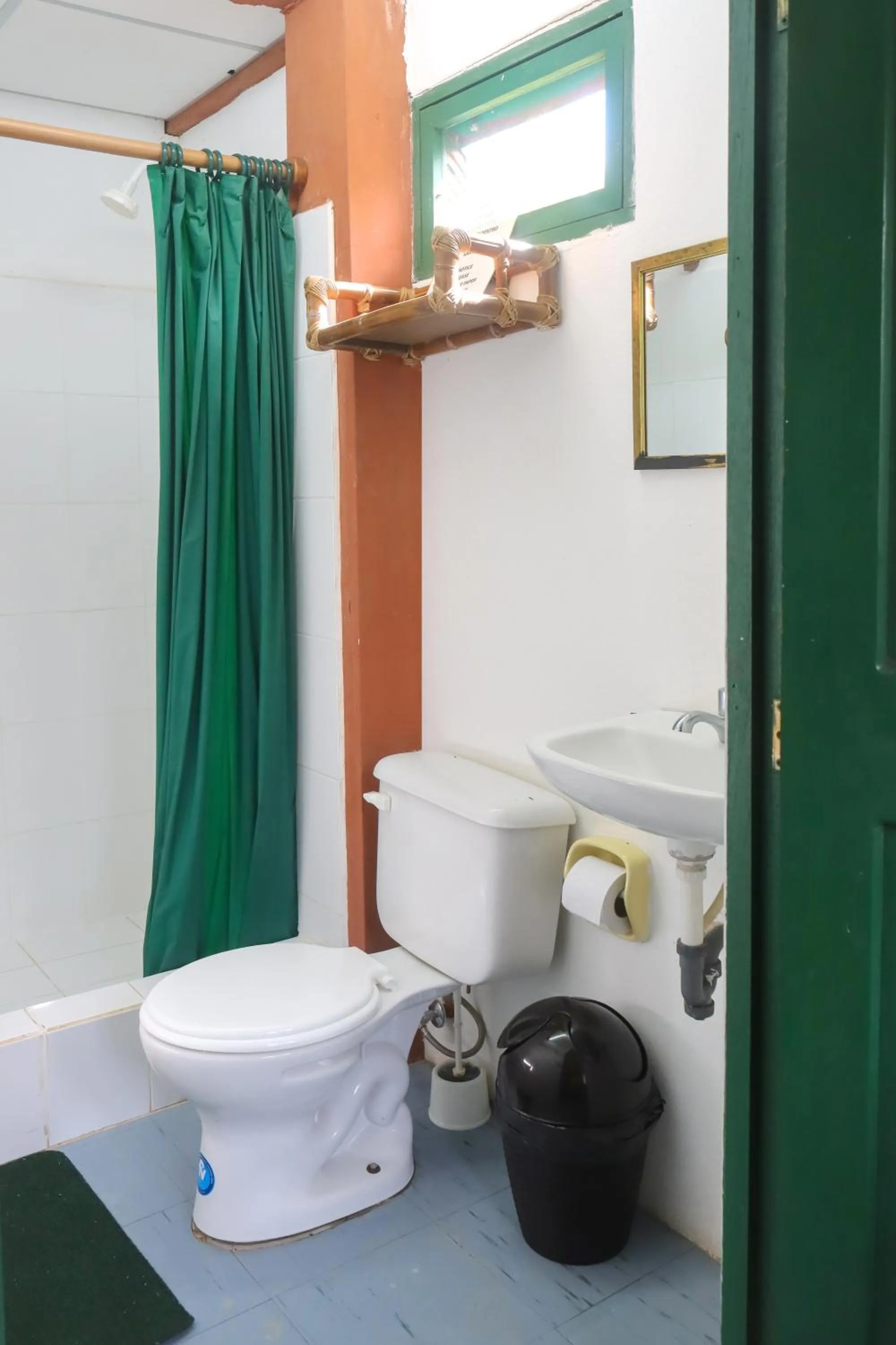 Shower in Galapagos Chalet