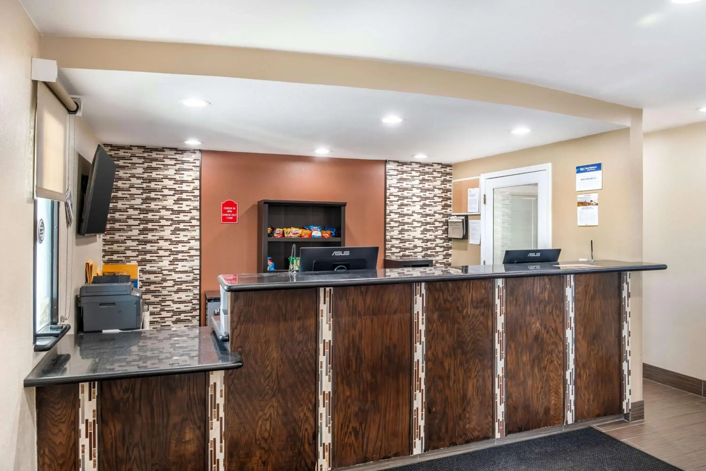 Lobby or reception in Best Western Green Tree Inn Lobby or reception in Best Western Green Tree Inn