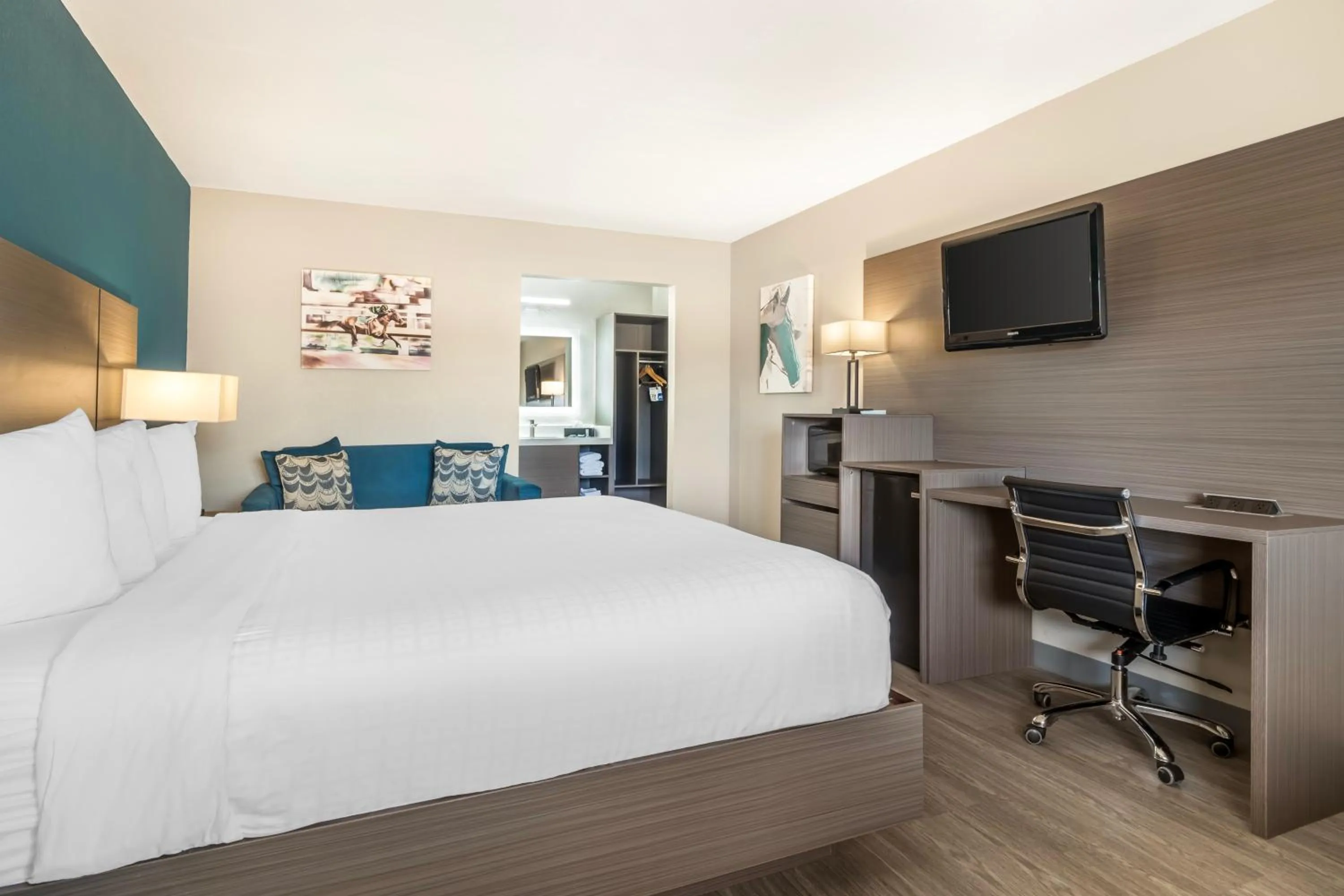 Bedroom, Bed in Best Western Green Tree Inn