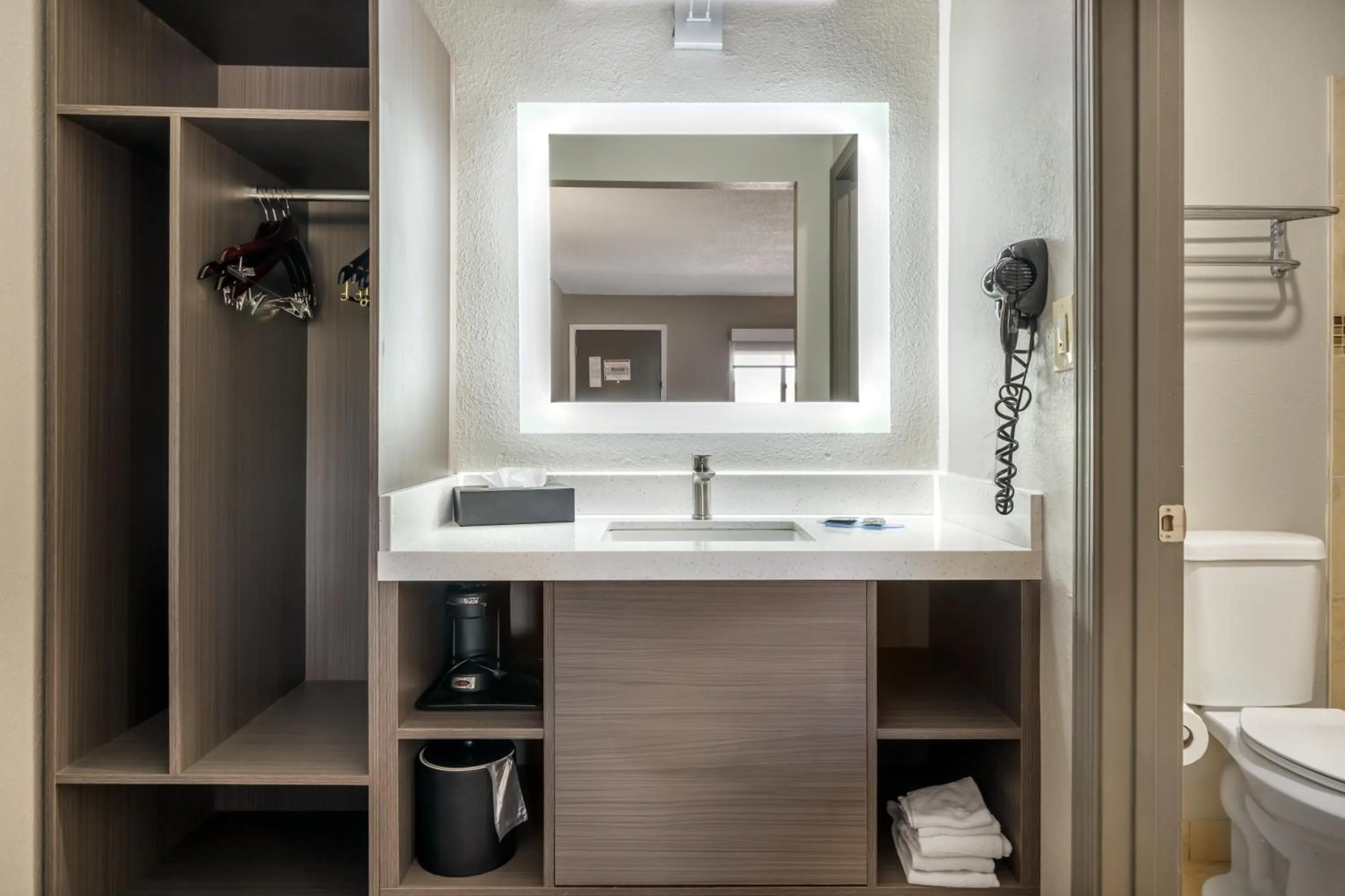 Bathroom in Best Western Green Tree Inn