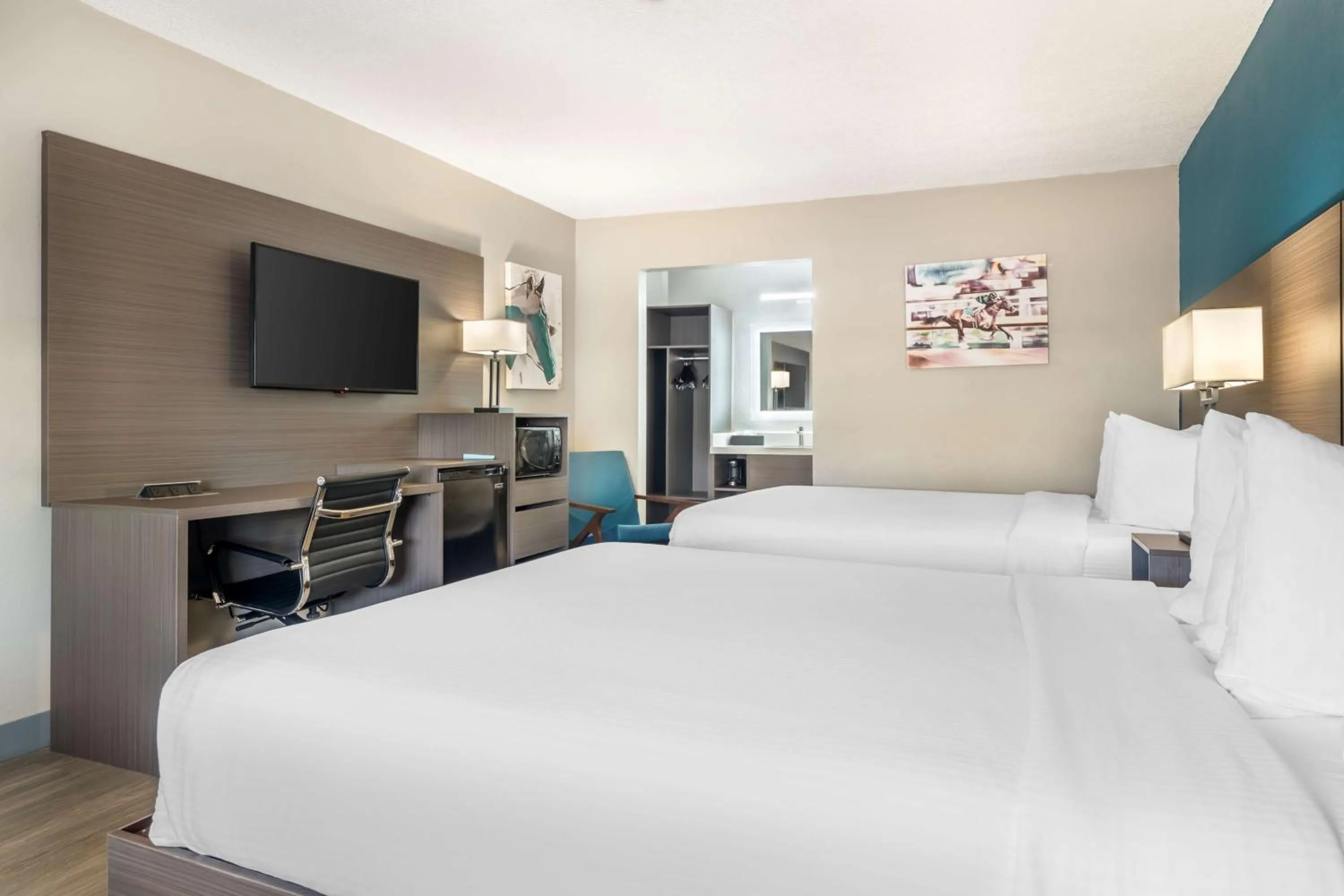 Bedroom, Bed in Best Western Green Tree Inn