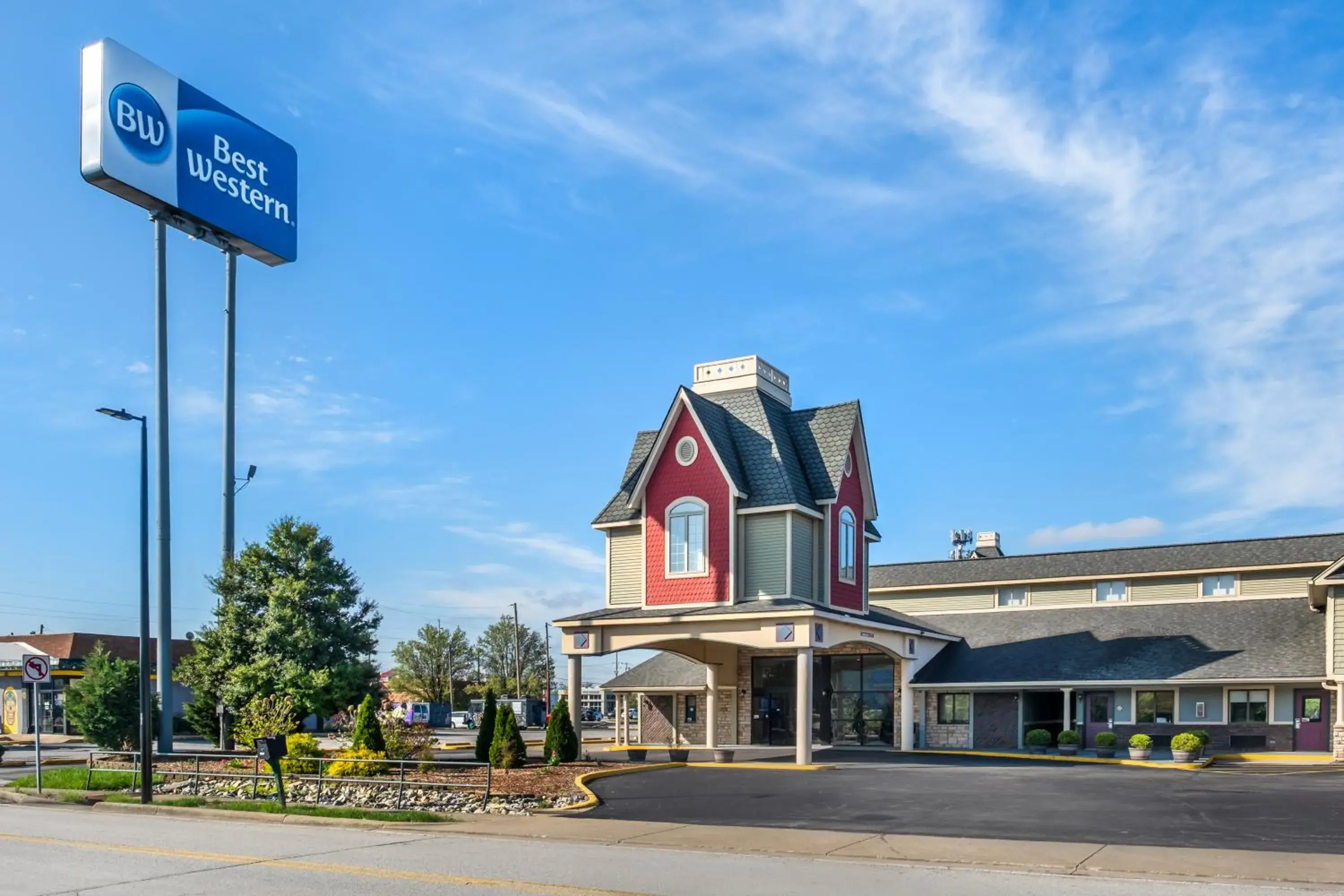 Property building in Best Western Green Tree Inn Property building in Best Western Green Tree Inn