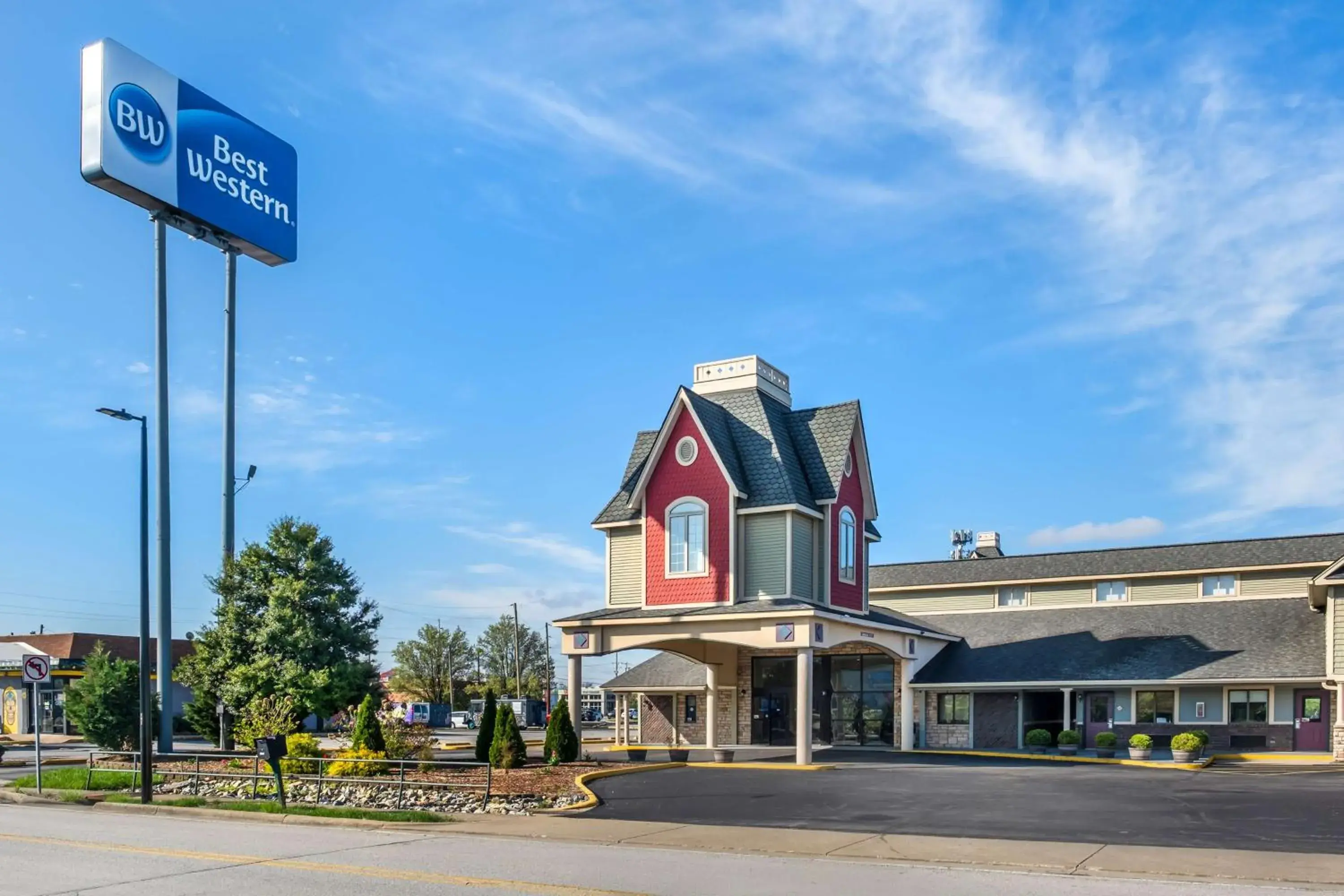 Property building in Best Western Green Tree Inn Property building in Best Western Green Tree Inn