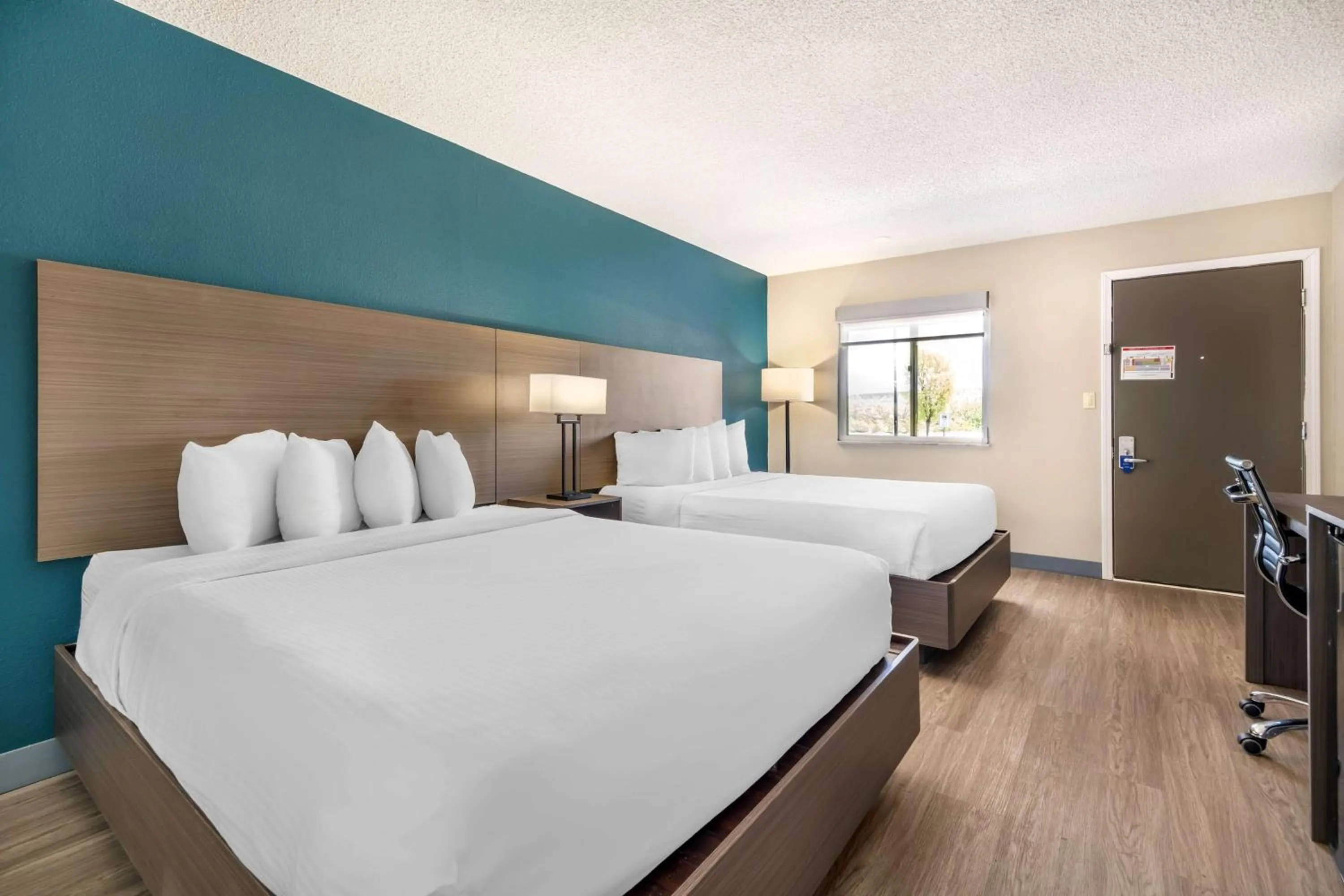 Bedroom, Bed in Best Western Green Tree Inn