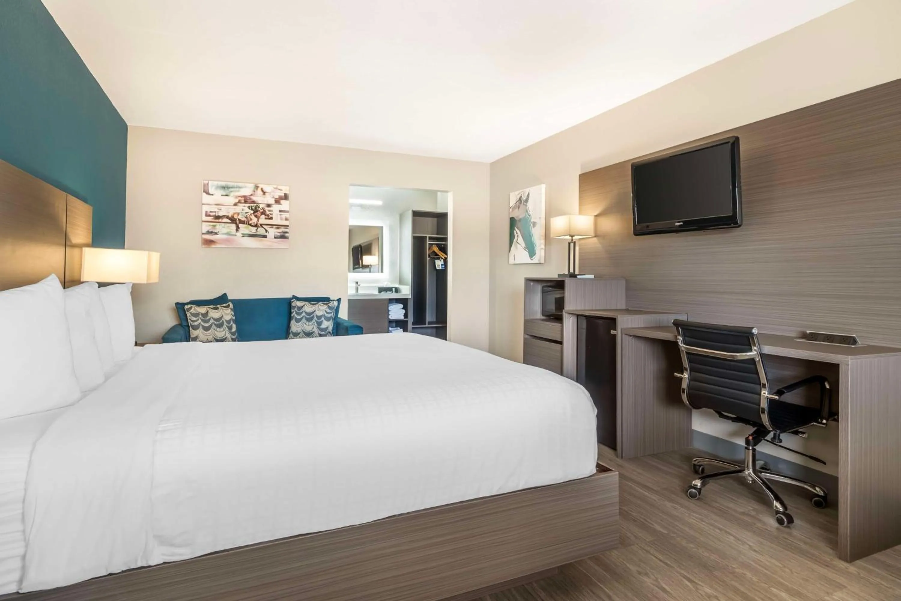 Bedroom, Bed in Best Western Green Tree Inn