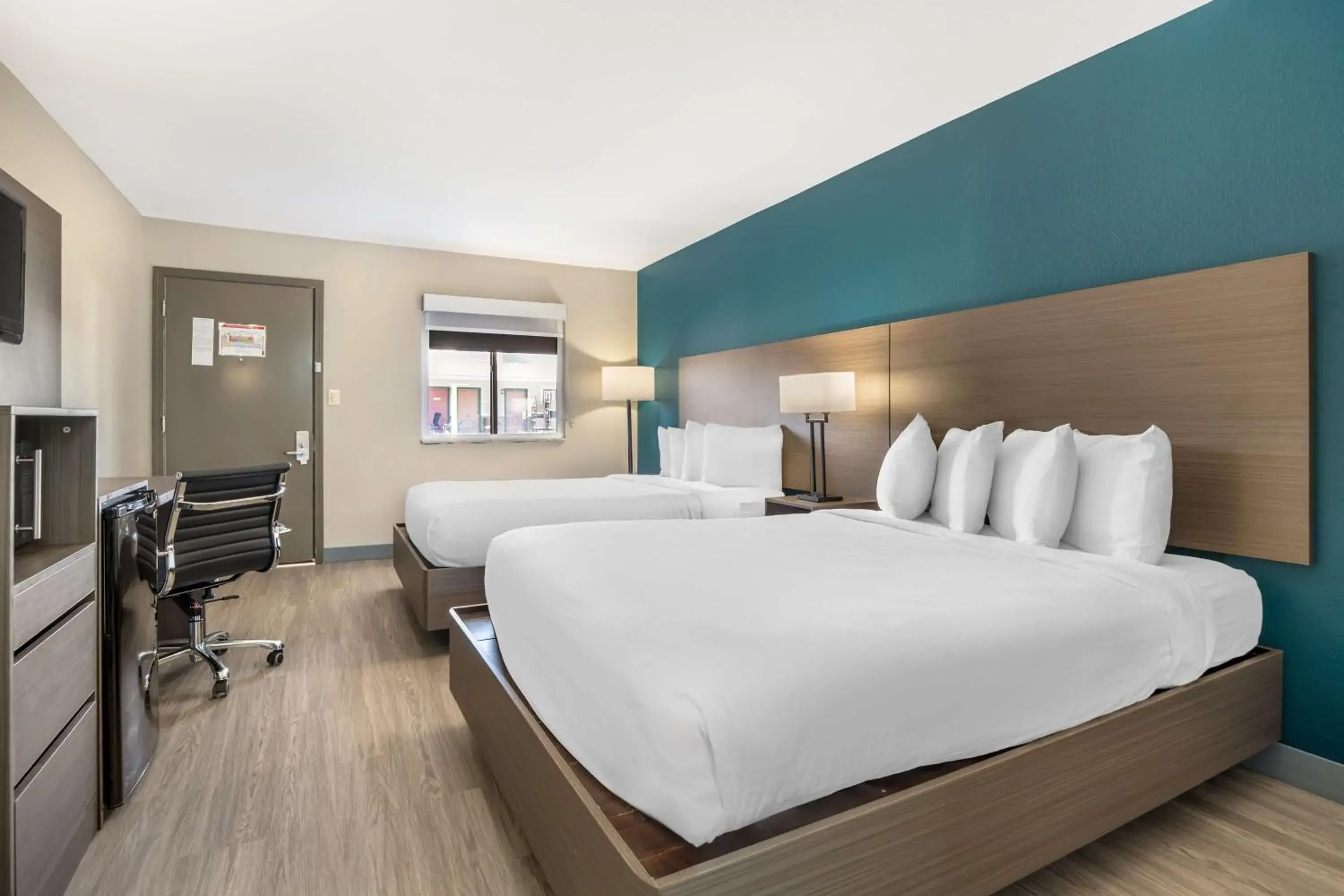 Bedroom, Bed in Best Western Green Tree Inn Bedroom, Bed in Best Western Green Tree Inn