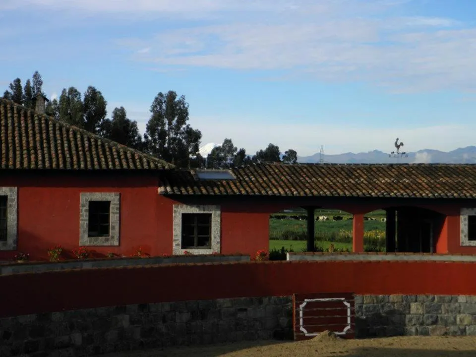 Property building in Hacienda Hato Verde