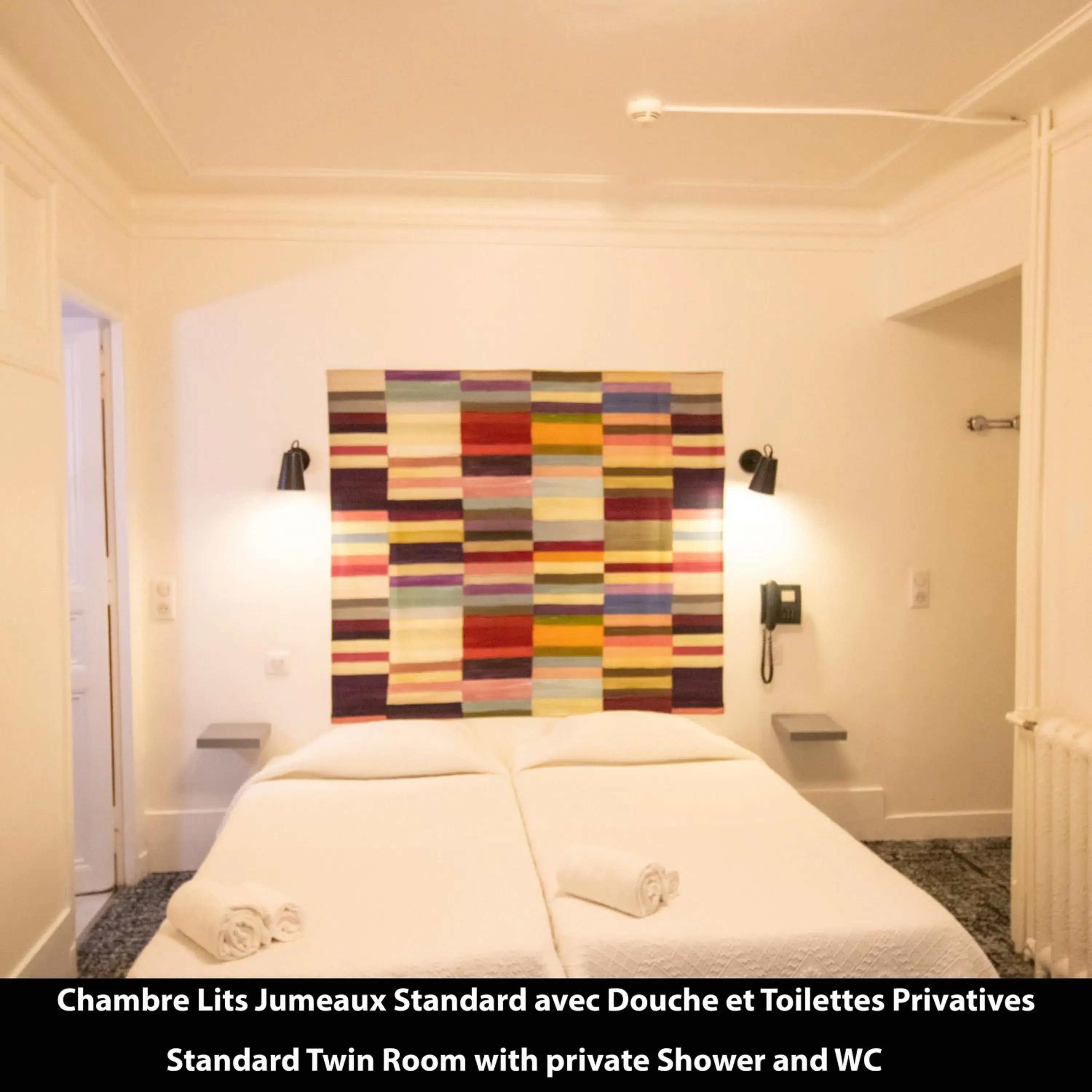 Twin Room with private shower and WC in Port Royal Hotel Twin Room with private shower and WC in Port Royal Hotel