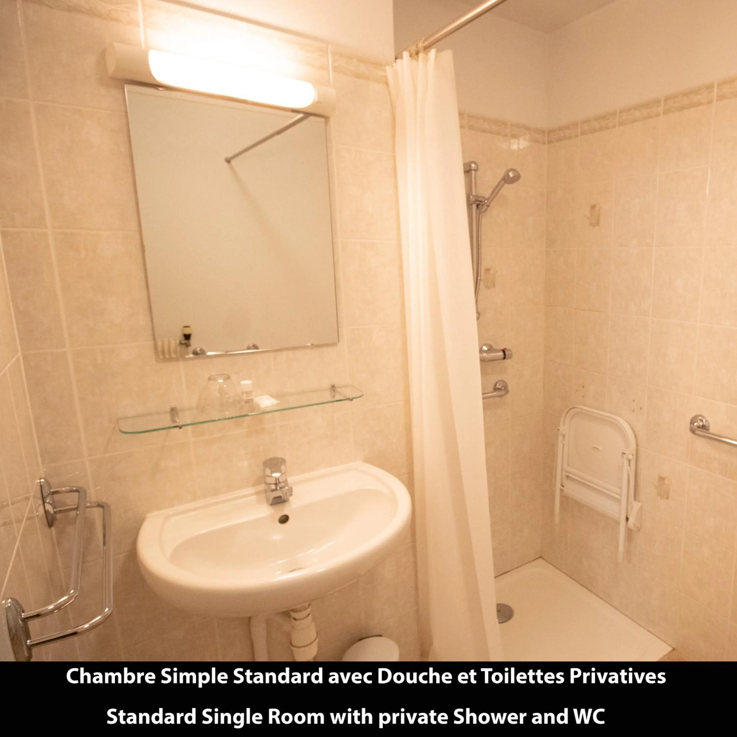 Bathroom in Port Royal Hotel