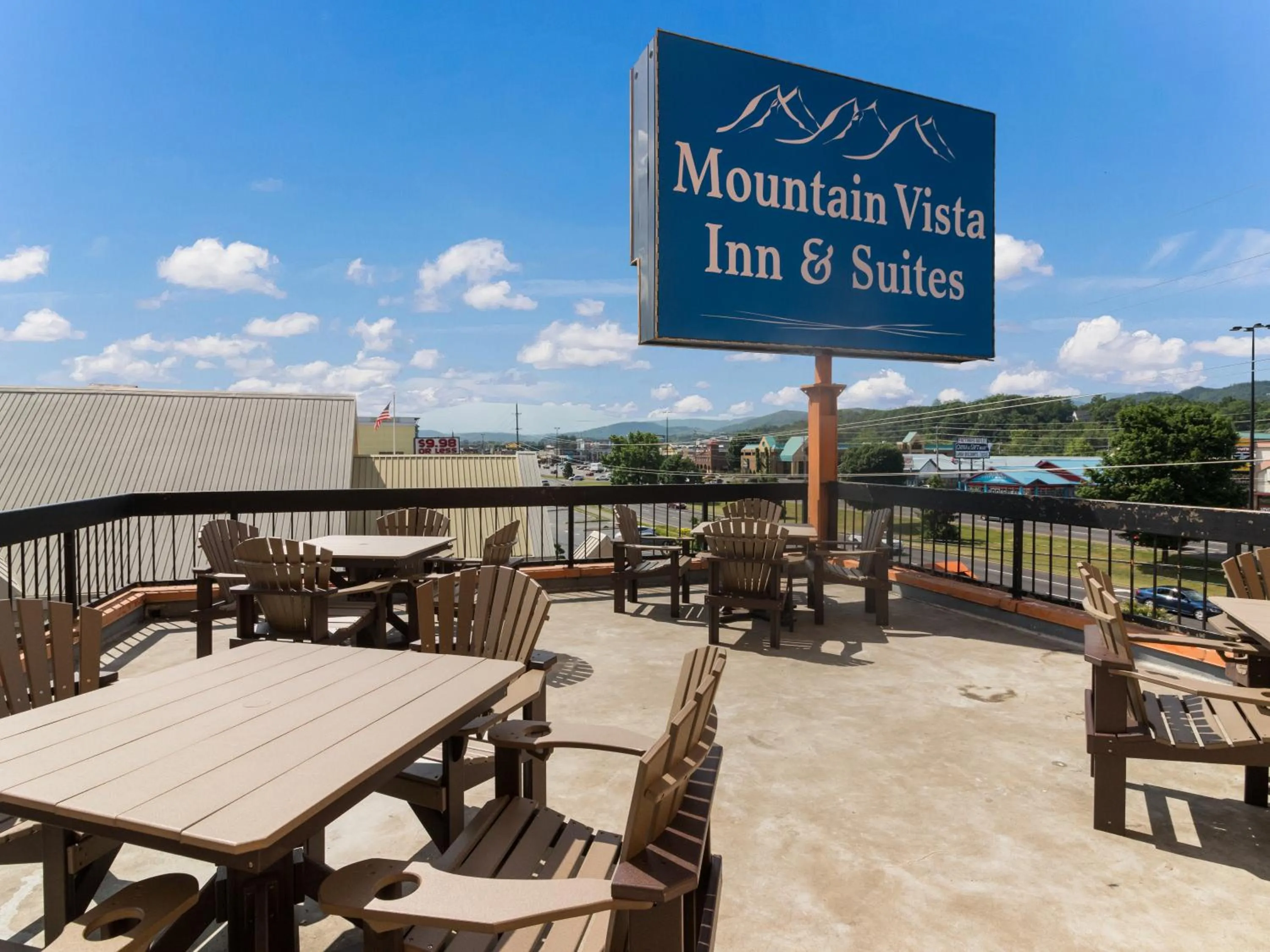 Patio in Mountain Vista Inn & Suites - Walking Distance to the Island