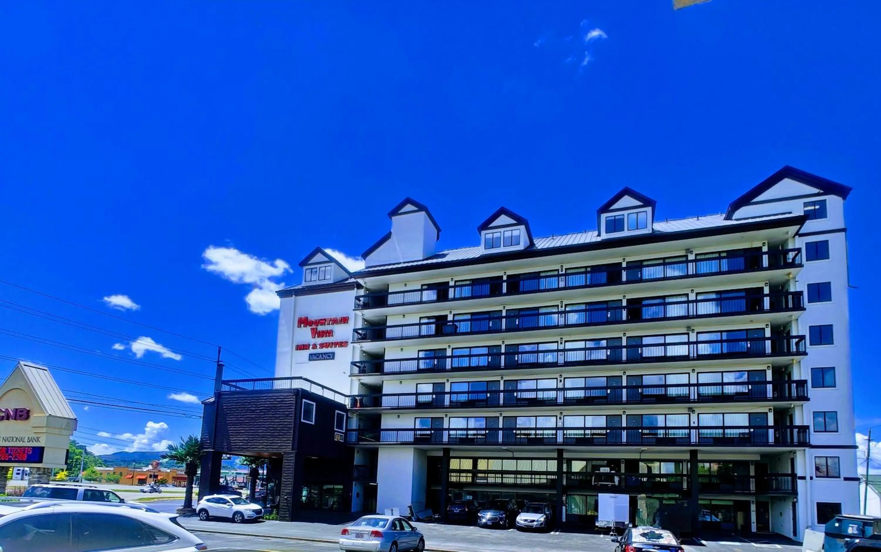 Property building in Mountain Vista Inn & Suites - Walking Distance to the Island