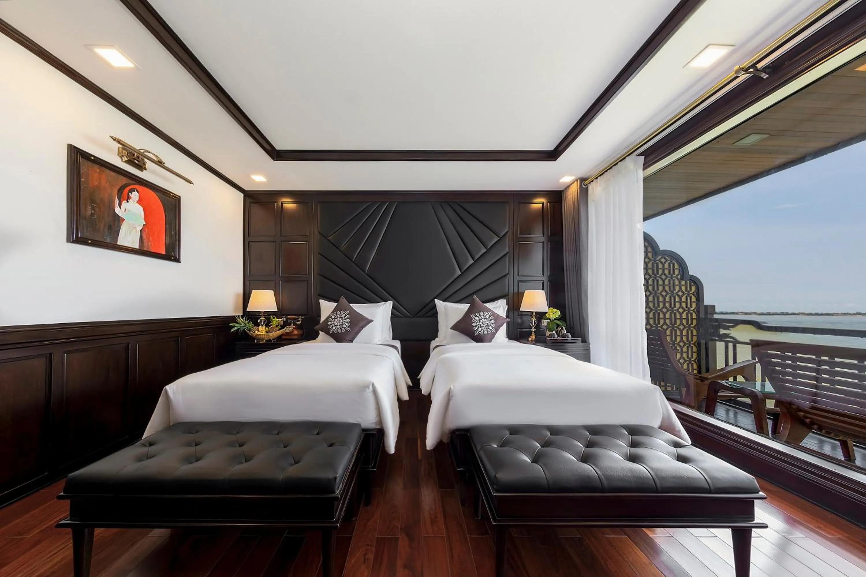 Bedroom, Bed in La Regina Legend Cruise