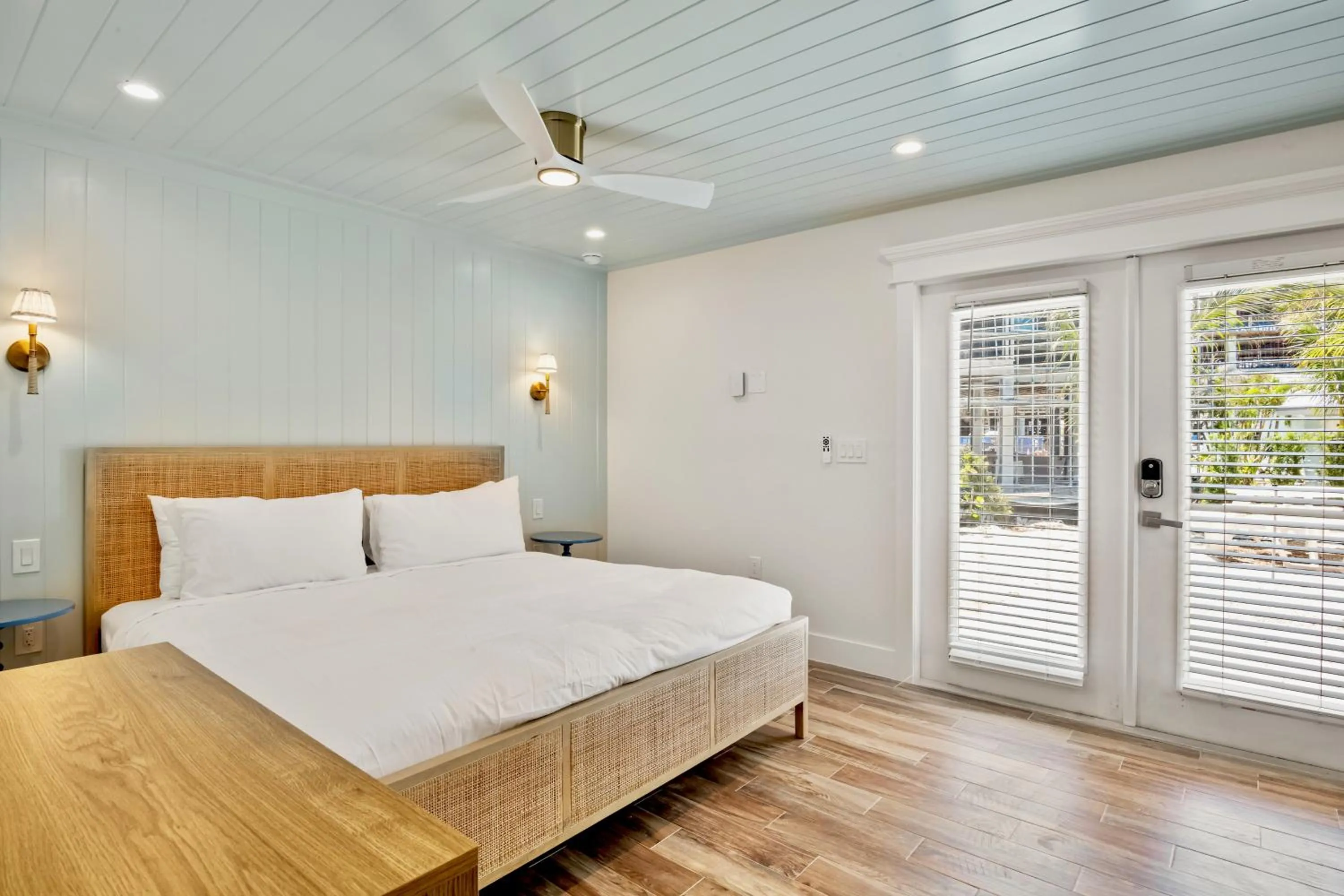 Bed in Tropical Breeze Resort