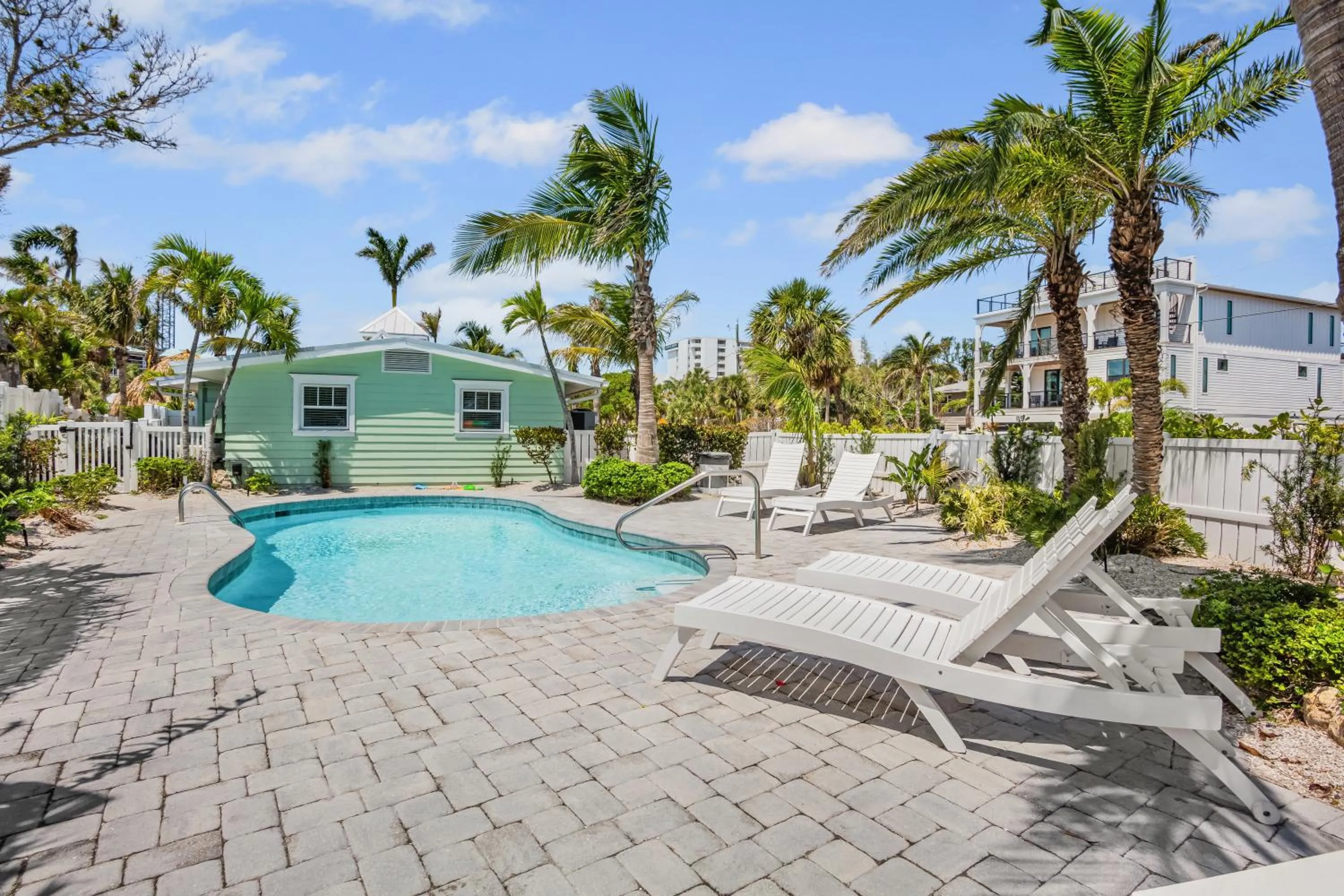 Tropical Breeze Resort