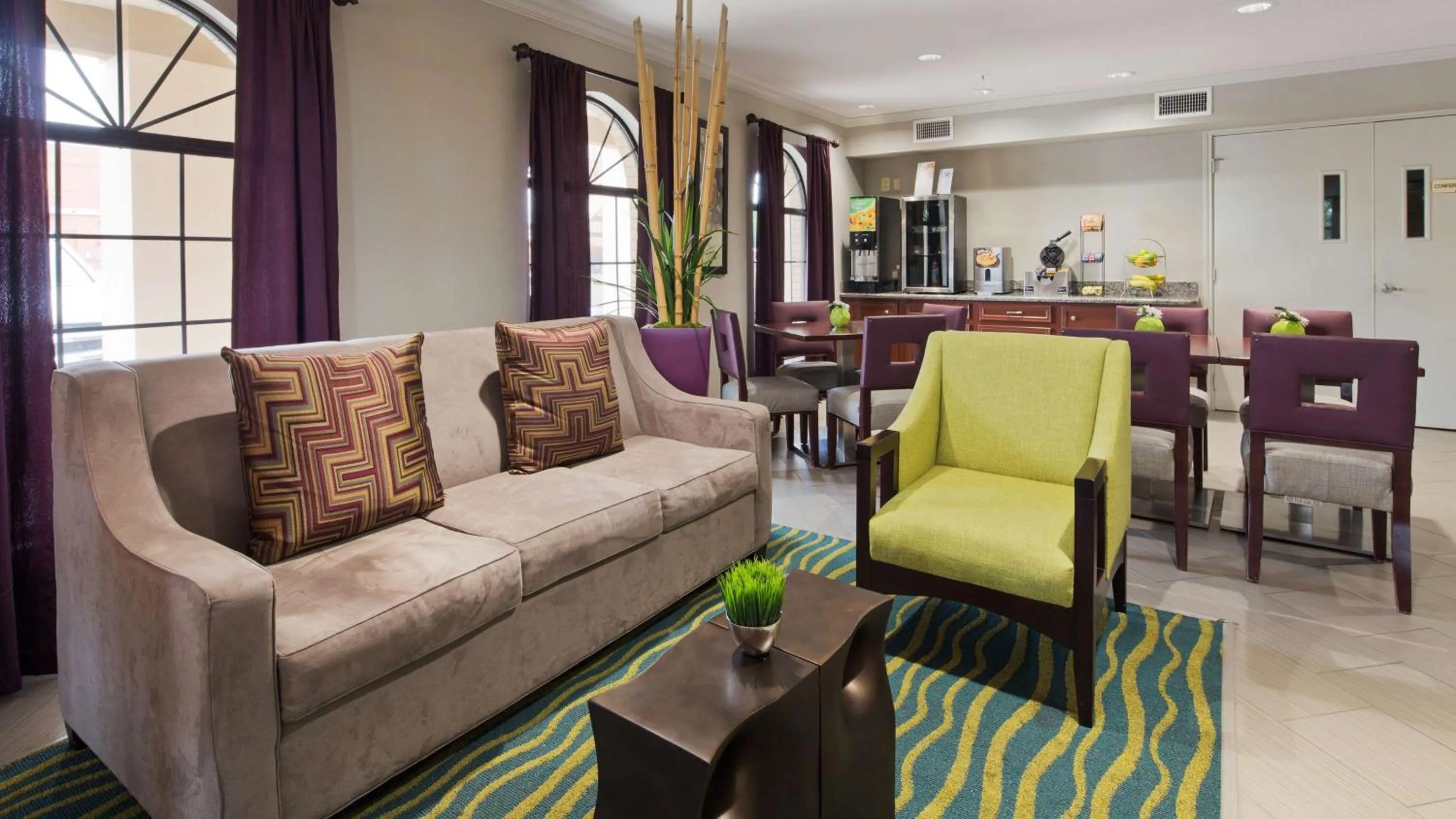 Lobby or reception in SureStay Hotel by Best Western Deer Park