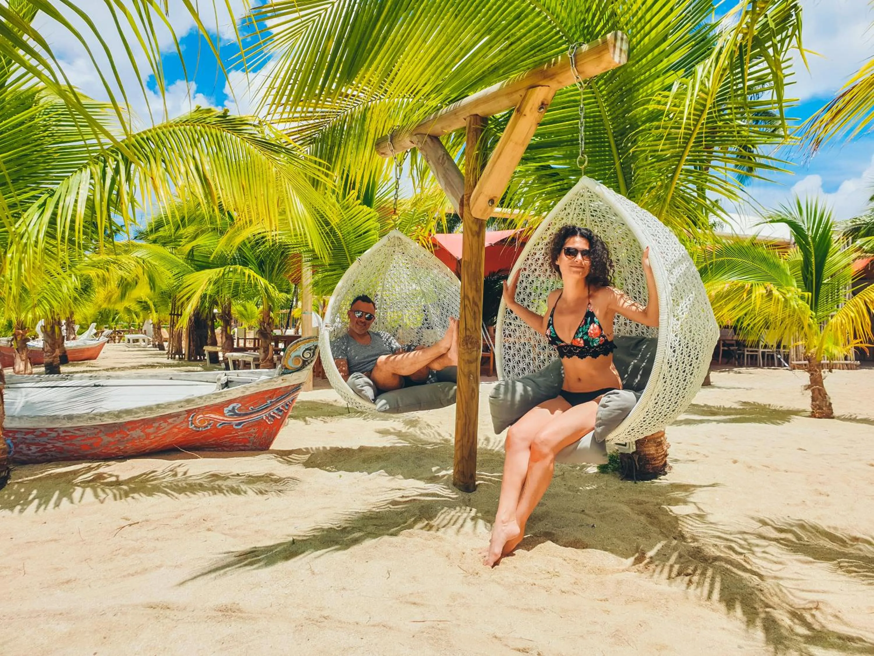 Restaurant/places to eat in Hommage Hotel & Residences