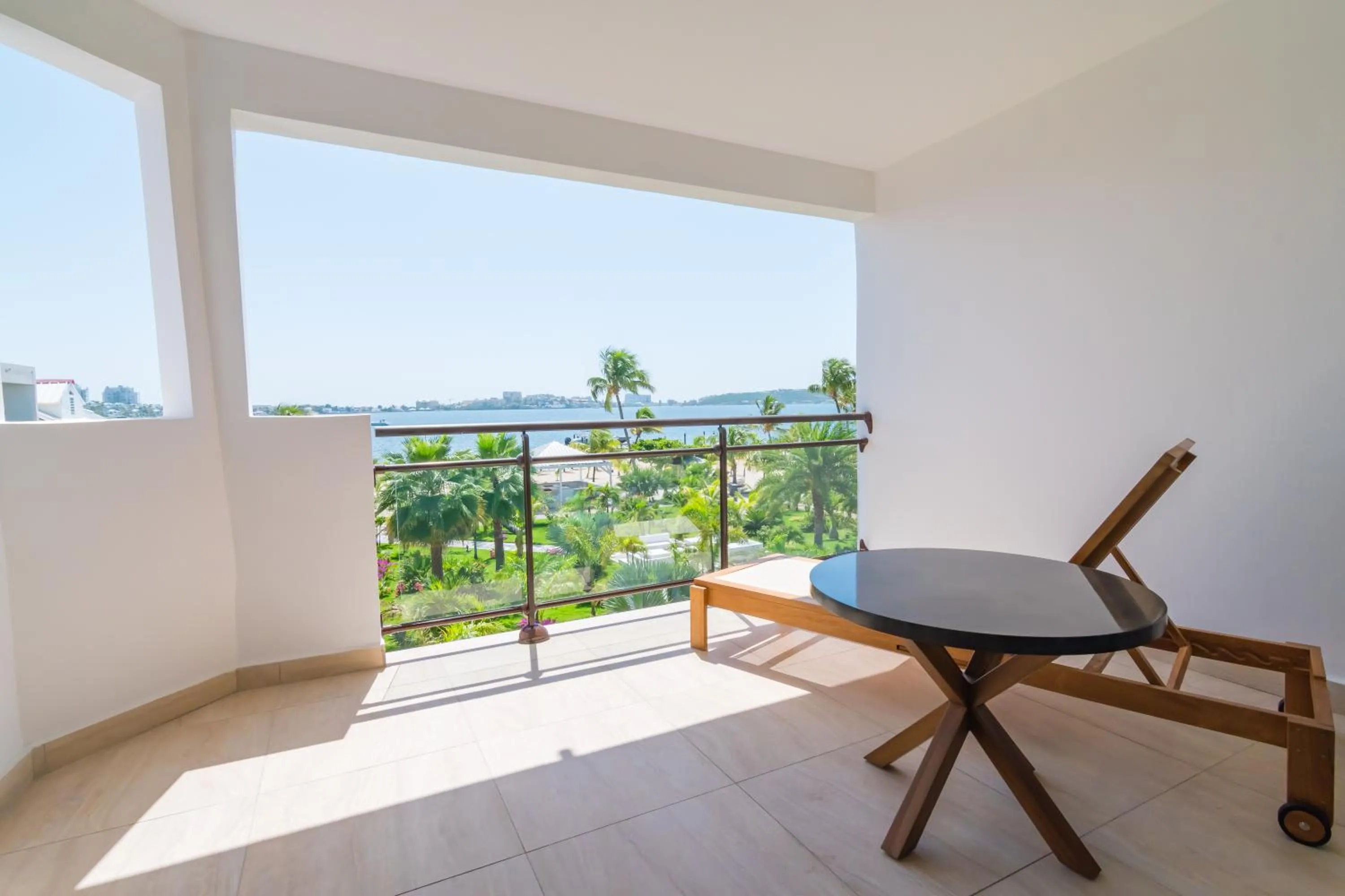 Dining area in Hommage Hotel & Residences