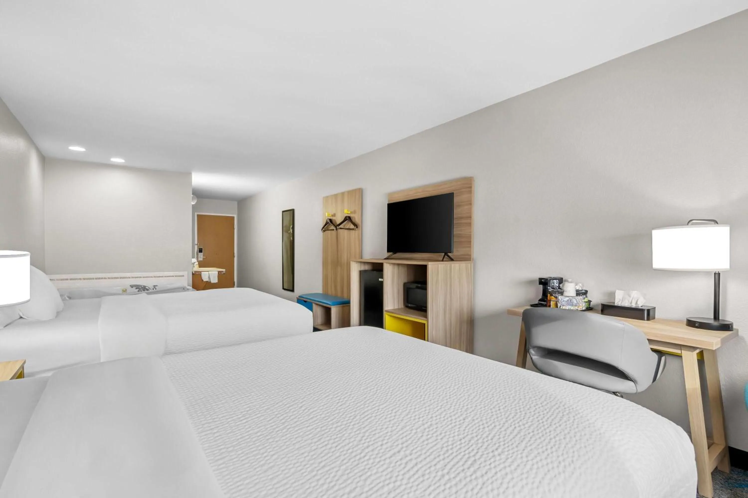 Bath, Bed in Days Inn by Wyndham Imlay City