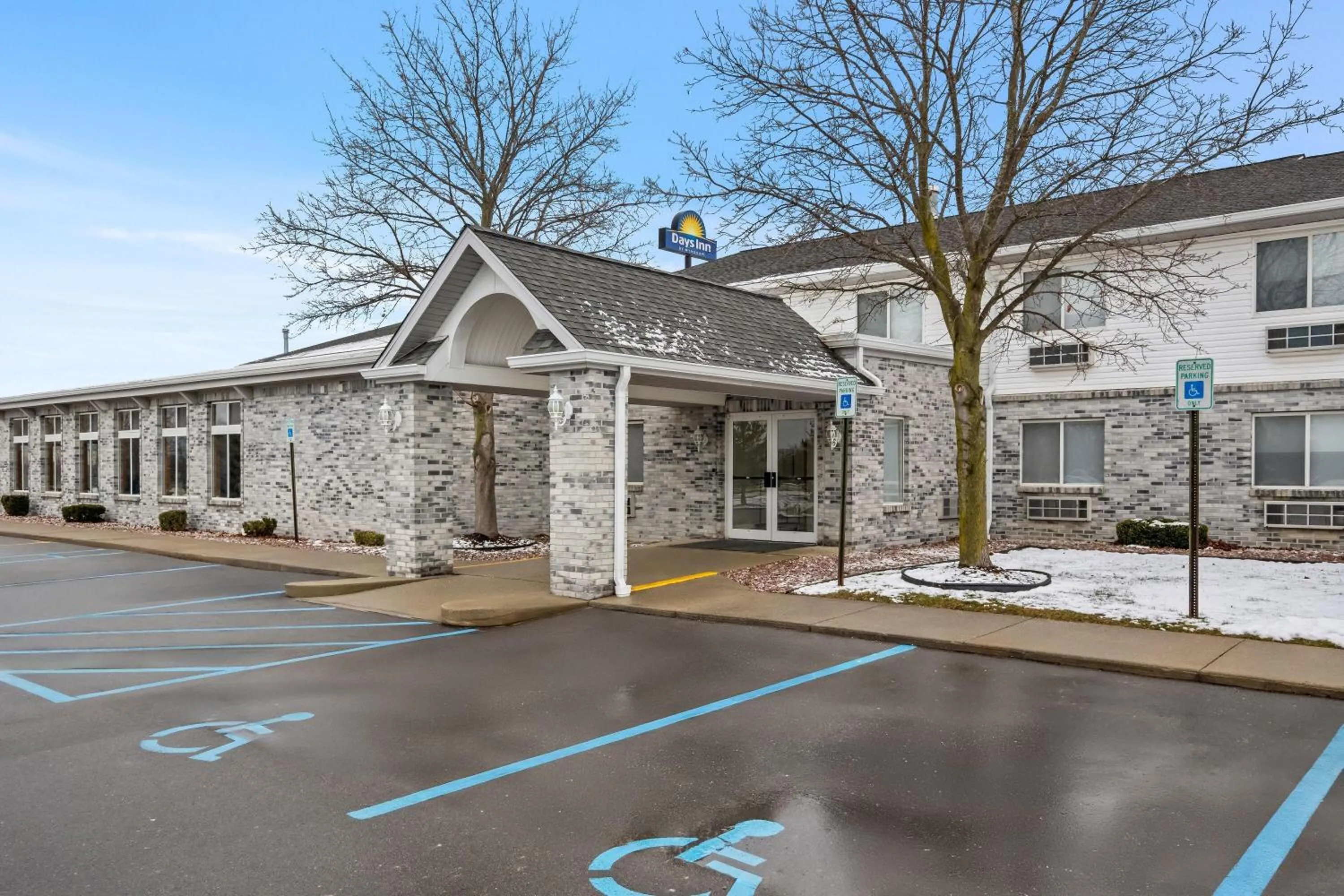 Property building in Days Inn by Wyndham Imlay City