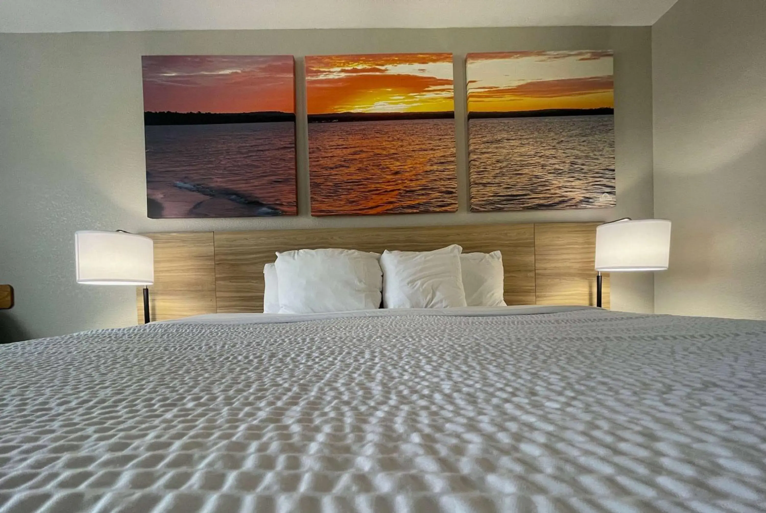 Photo of the whole room, Bed in Days Inn by Wyndham Imlay City Photo of the whole room, Bed in Days Inn by Wyndham Imlay City