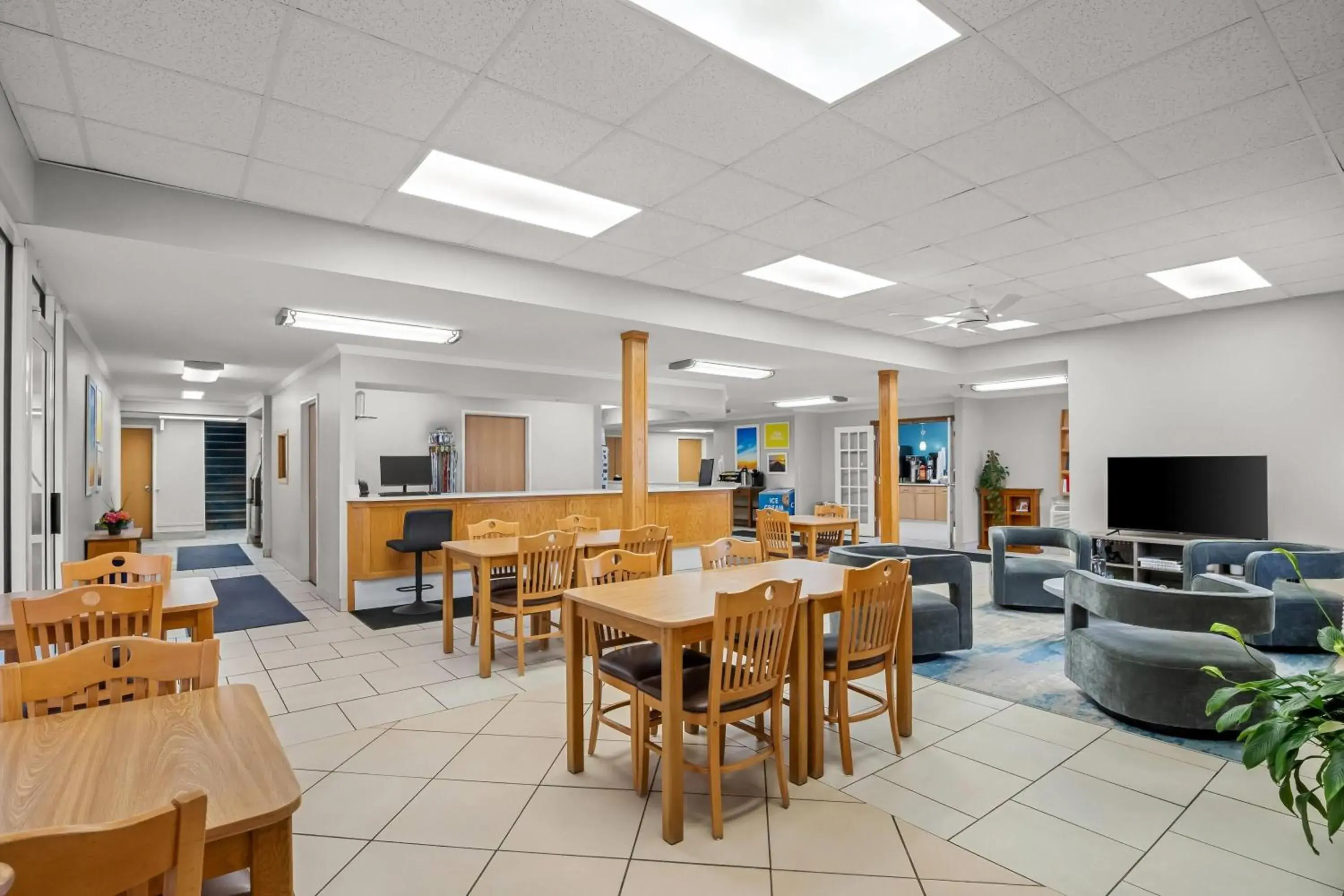 Restaurant/places to eat in Days Inn by Wyndham Imlay City Restaurant/places to eat in Days Inn by Wyndham Imlay City