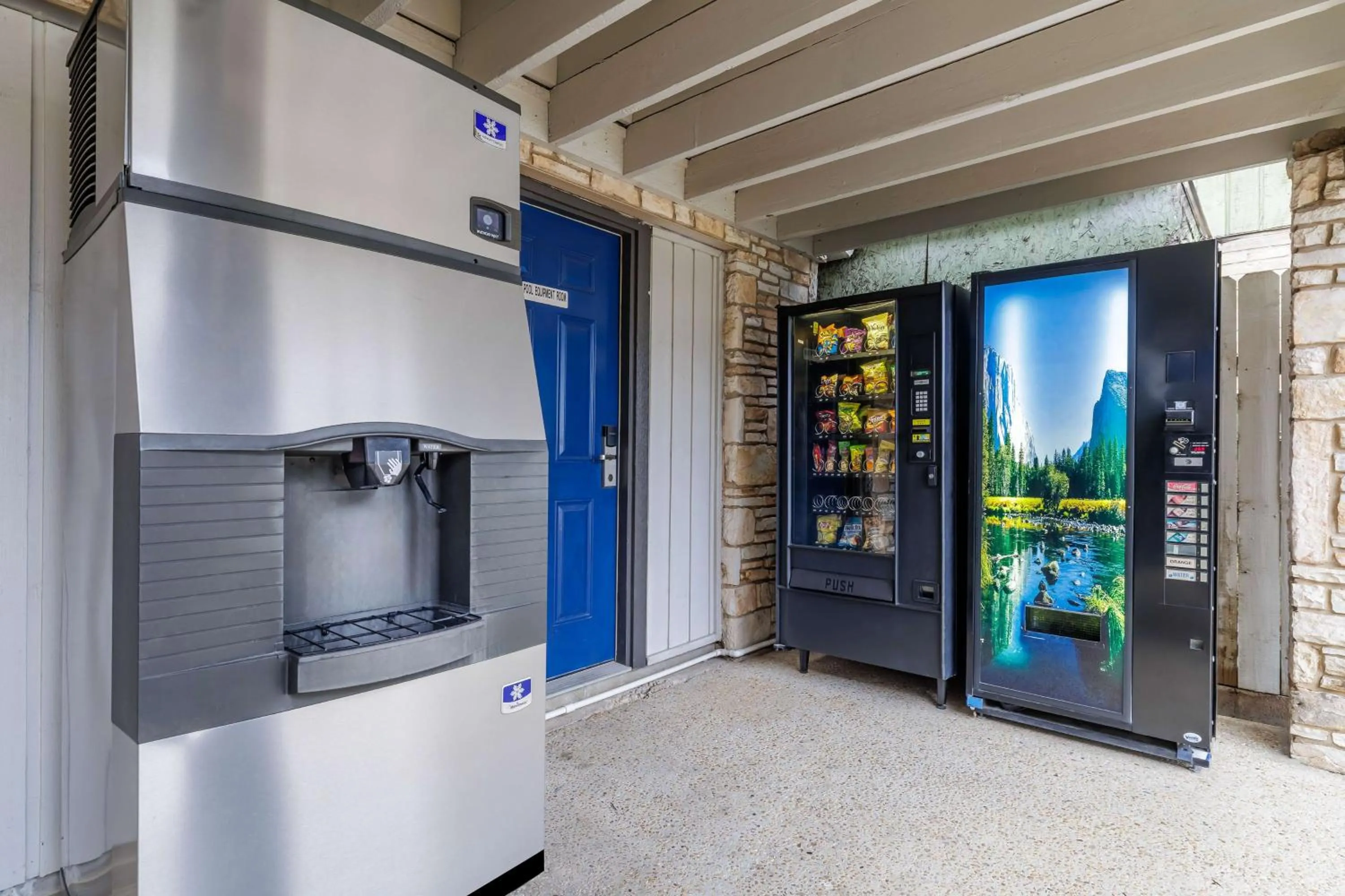 Property building in Motel 6 Boerne TX