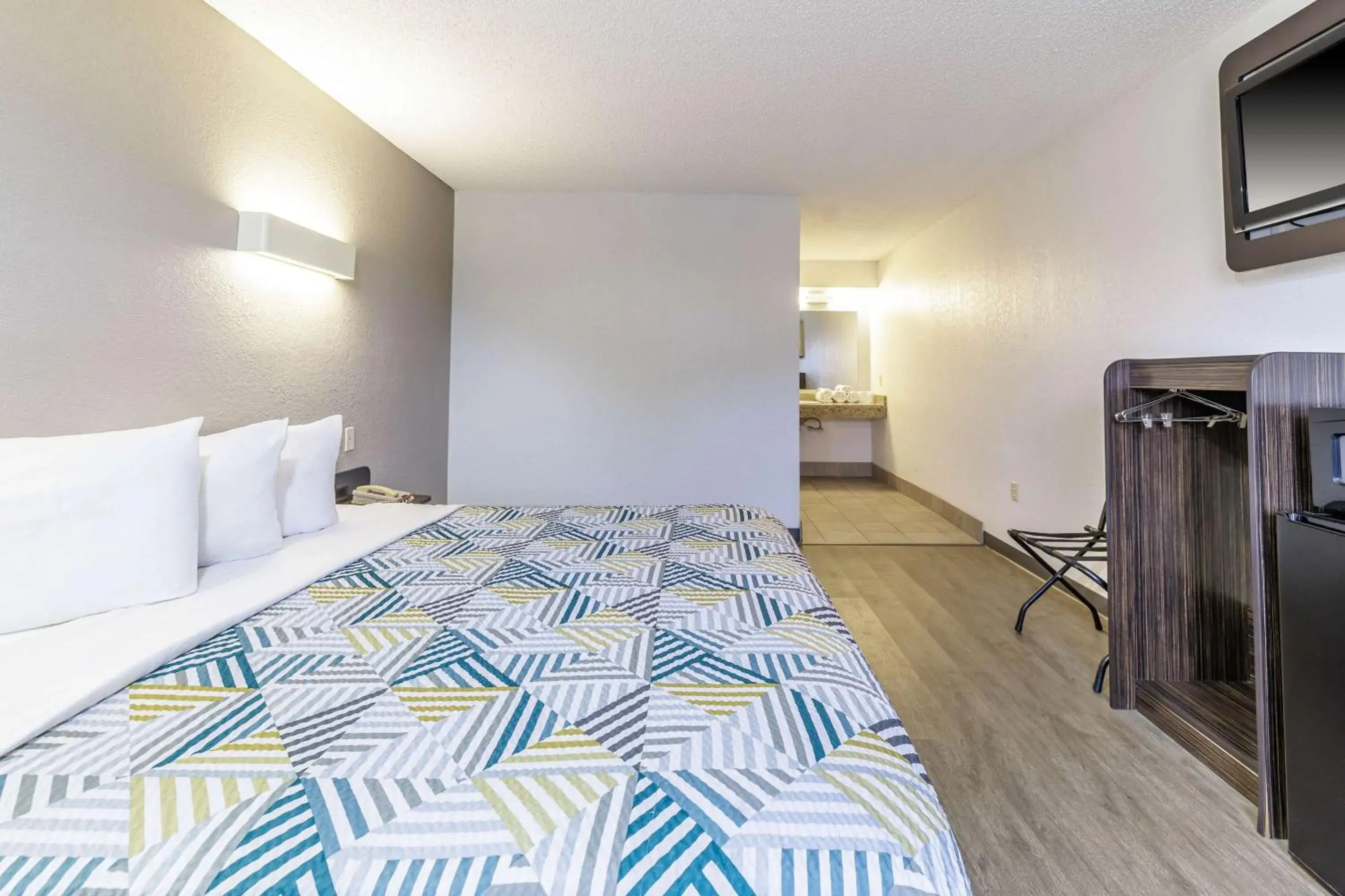 Bedroom, Bed in Motel 6 Boerne TX Bedroom, Bed in Motel 6 Boerne TX