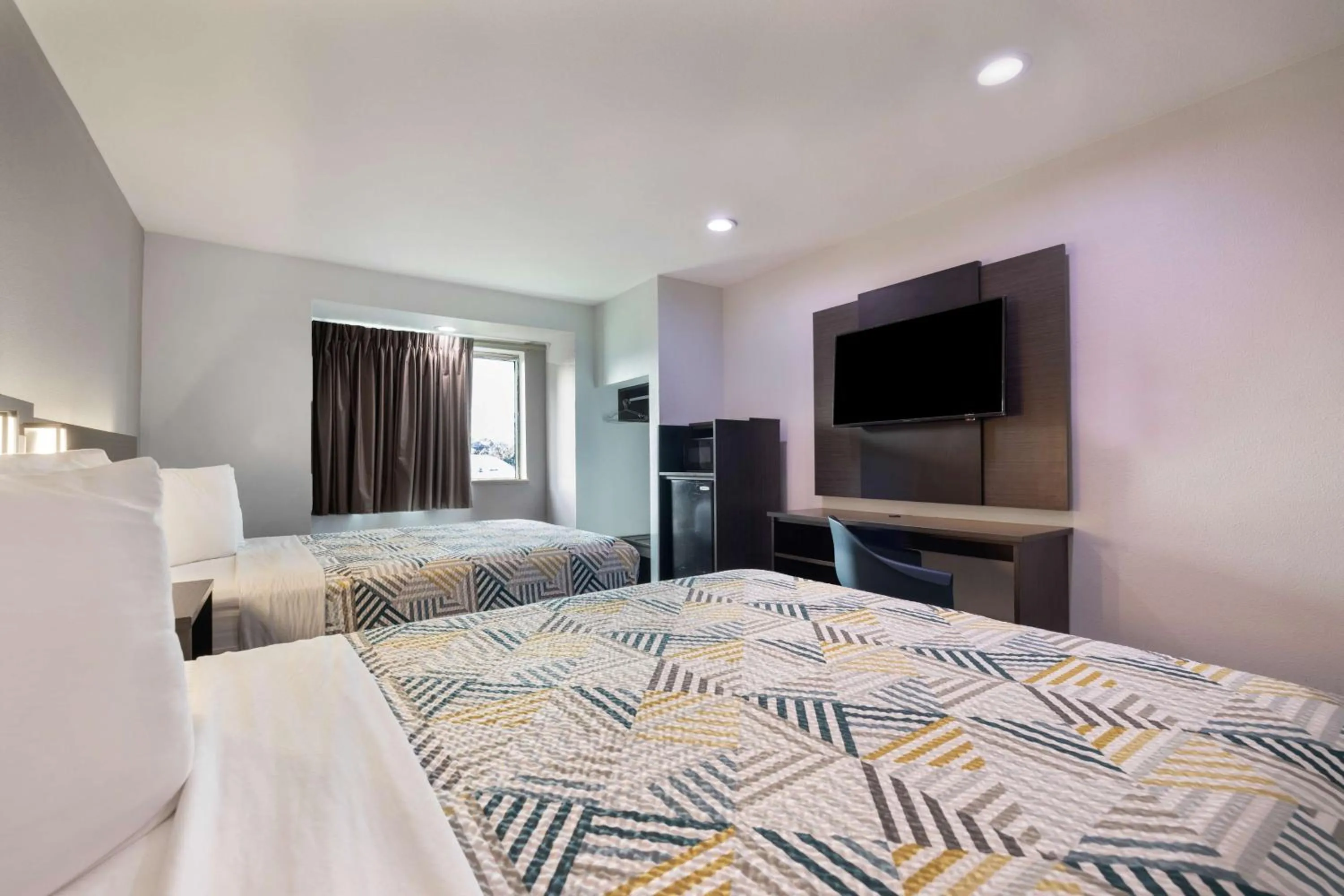 Bedroom, Bed in Motel 6-McAllen, TX - East