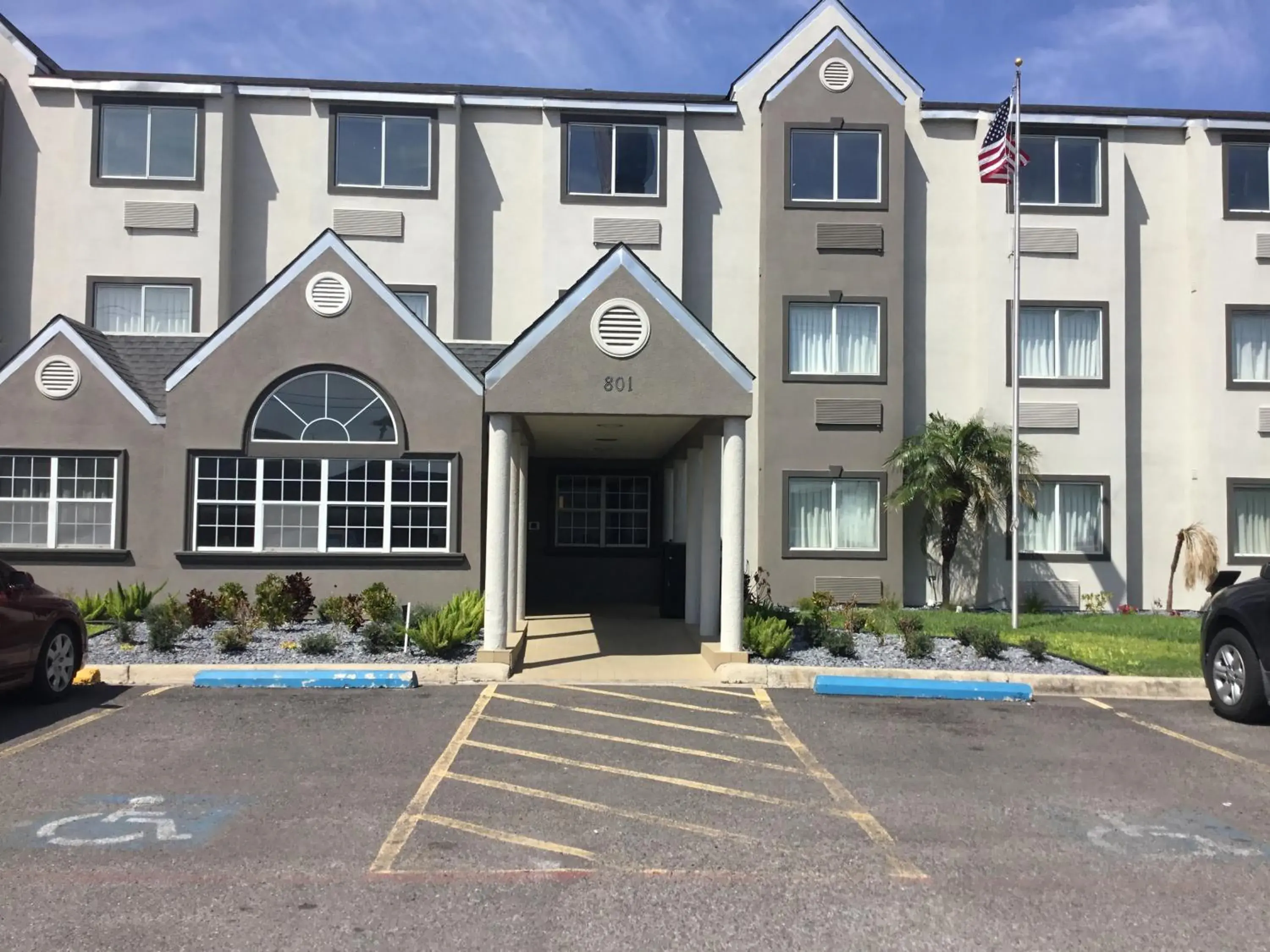 Property building in Motel 6-McAllen, TX - East Property building in Motel 6-McAllen, TX - East