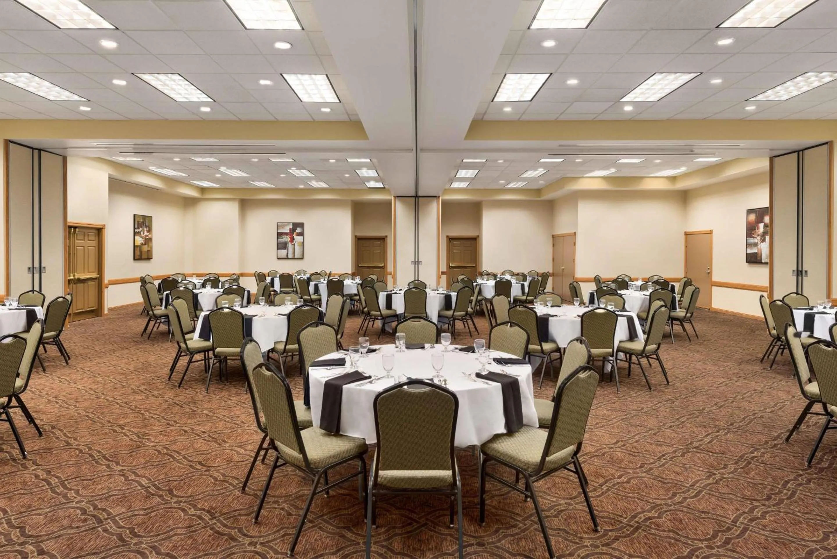 Meeting/conference room in Country Inn & Suites by Radisson, Mankato Hotel and Conference Center, MN