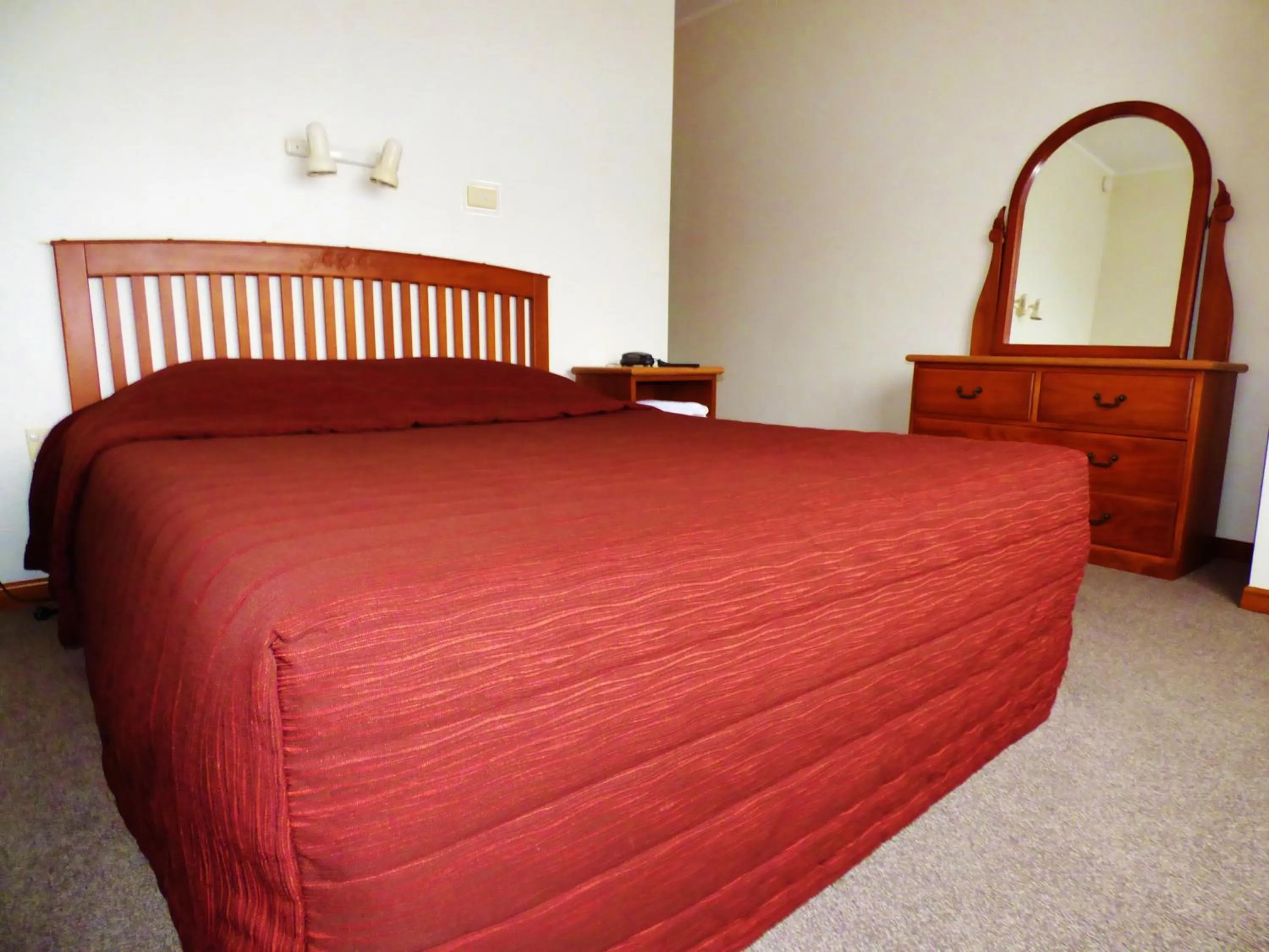 Bed in The Esplanade Motel & Conference Centre