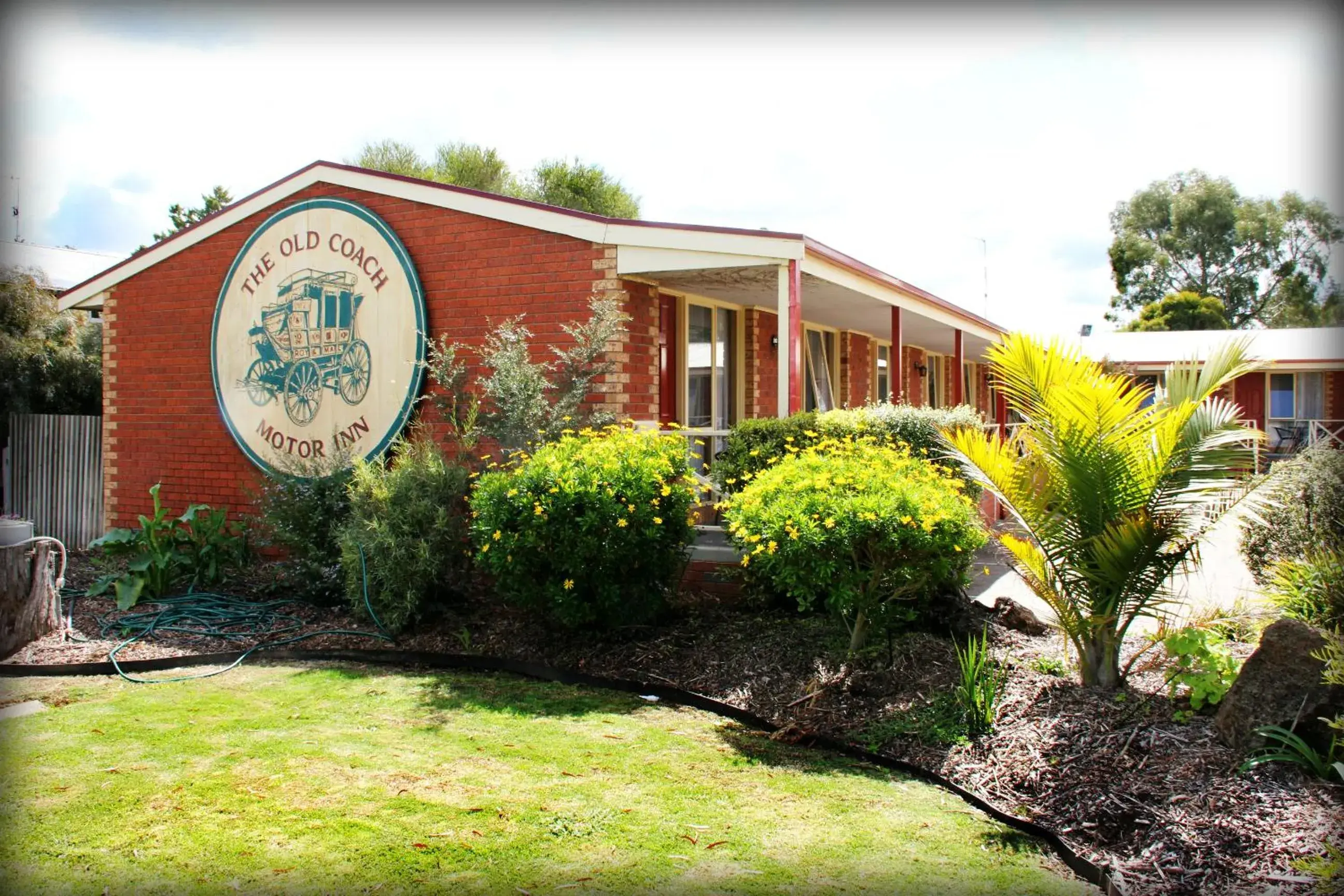 Facade/entrance in Old Coach Motor Inn Echuca Facade/entrance in Old Coach Motor Inn Echuca