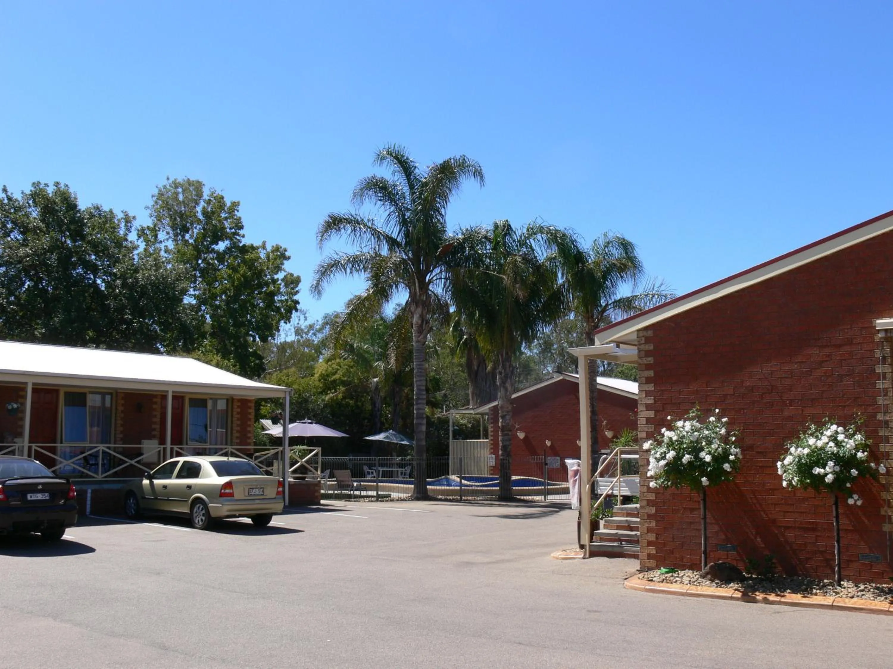 Facade/entrance in Old Coach Motor Inn Echuca