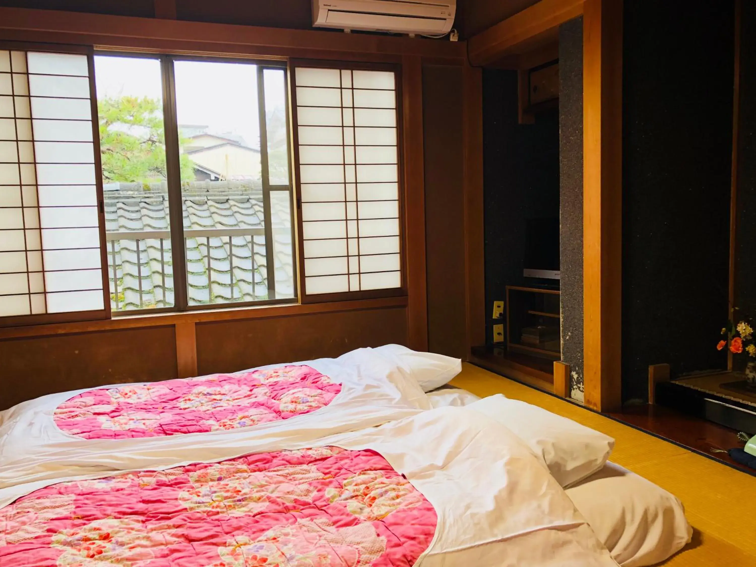 Photo of the whole room, Bed in Ryokan Kaminaka Photo of the whole room, Bed in Ryokan Kaminaka