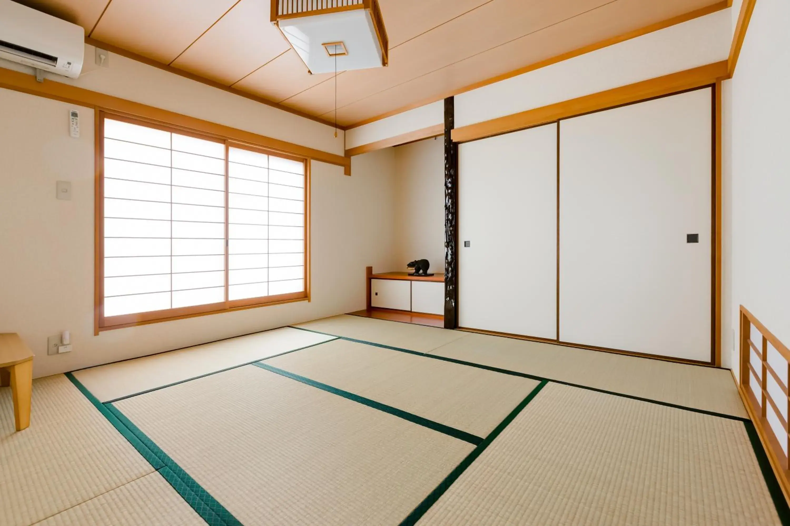 Quadruple Room with Shared Bathroom in PLUS 9 Station INN Quadruple Room with Shared Bathroom in PLUS 9 Station INN