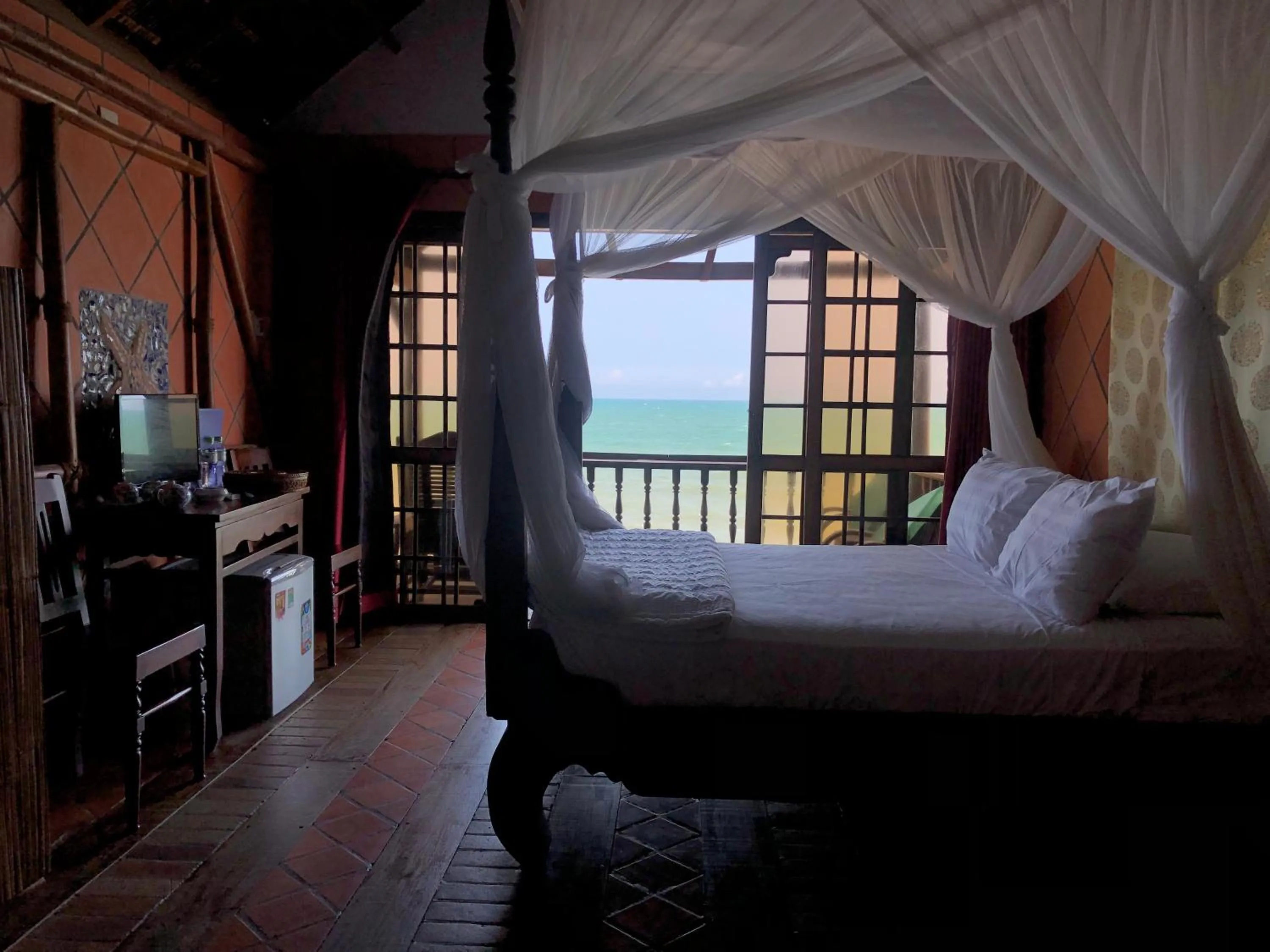 Bed in Full Moon Beach Resort