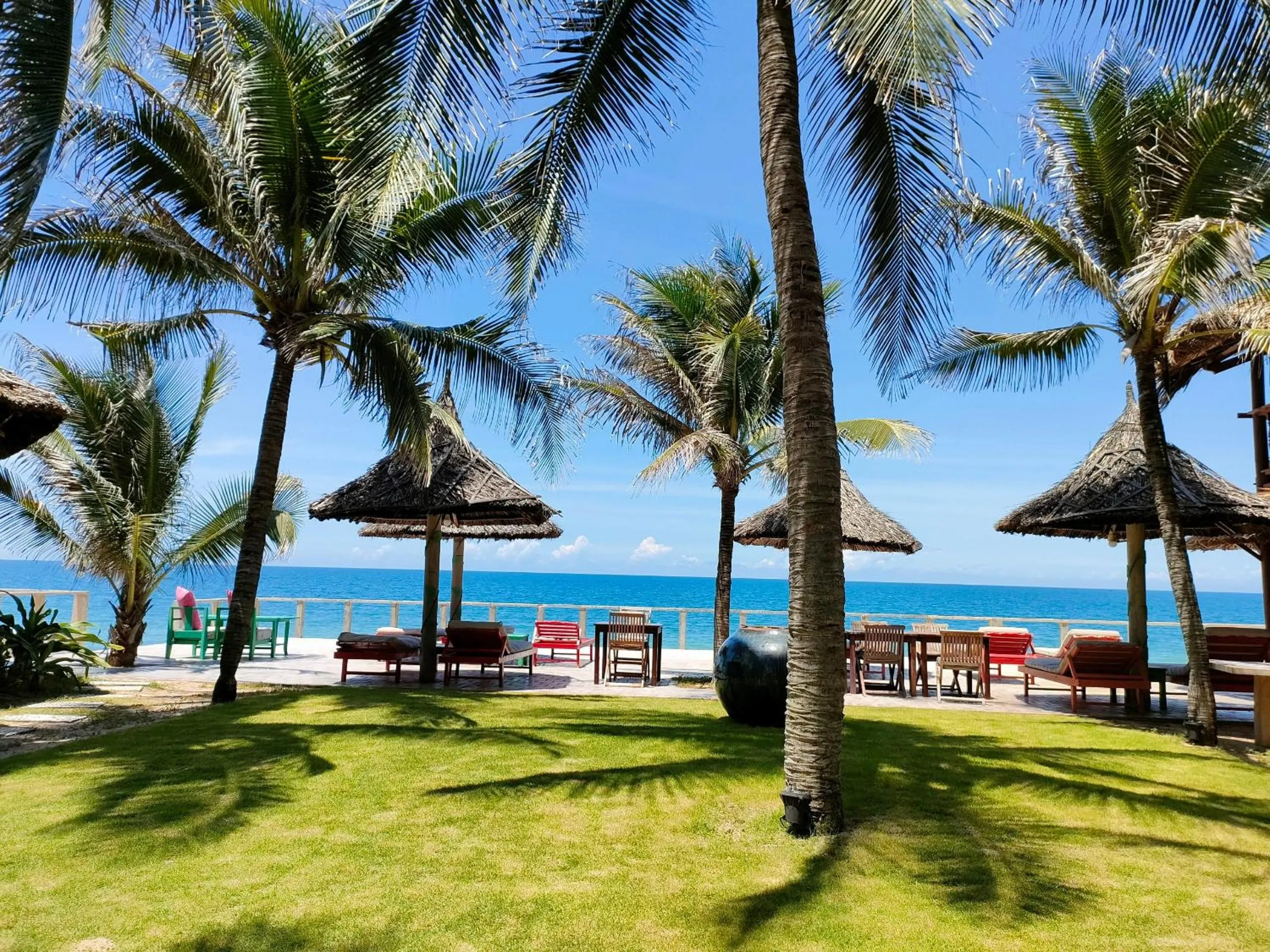 Property building in Full Moon Beach Resort