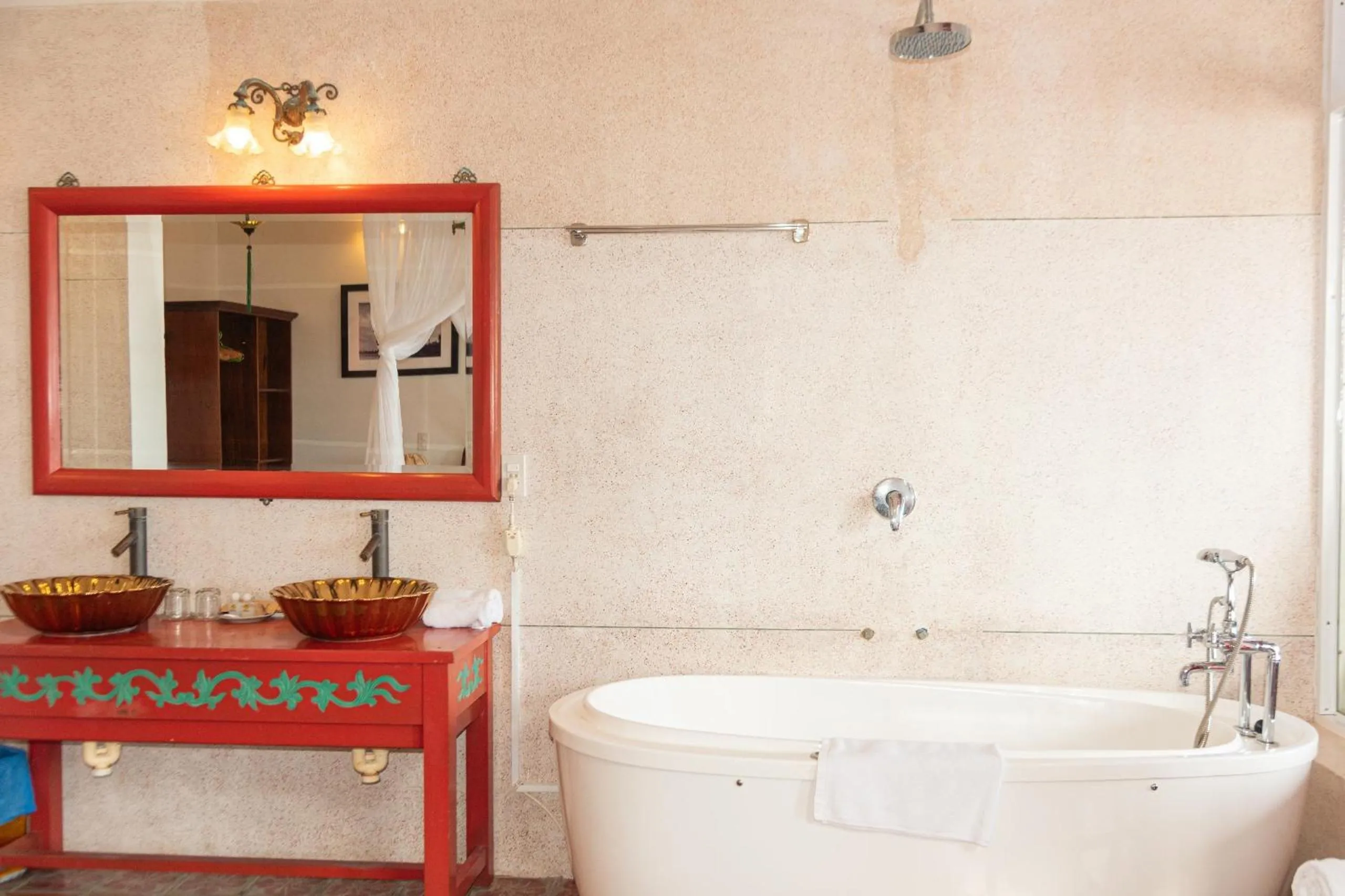 Bath in Full Moon Beach Resort