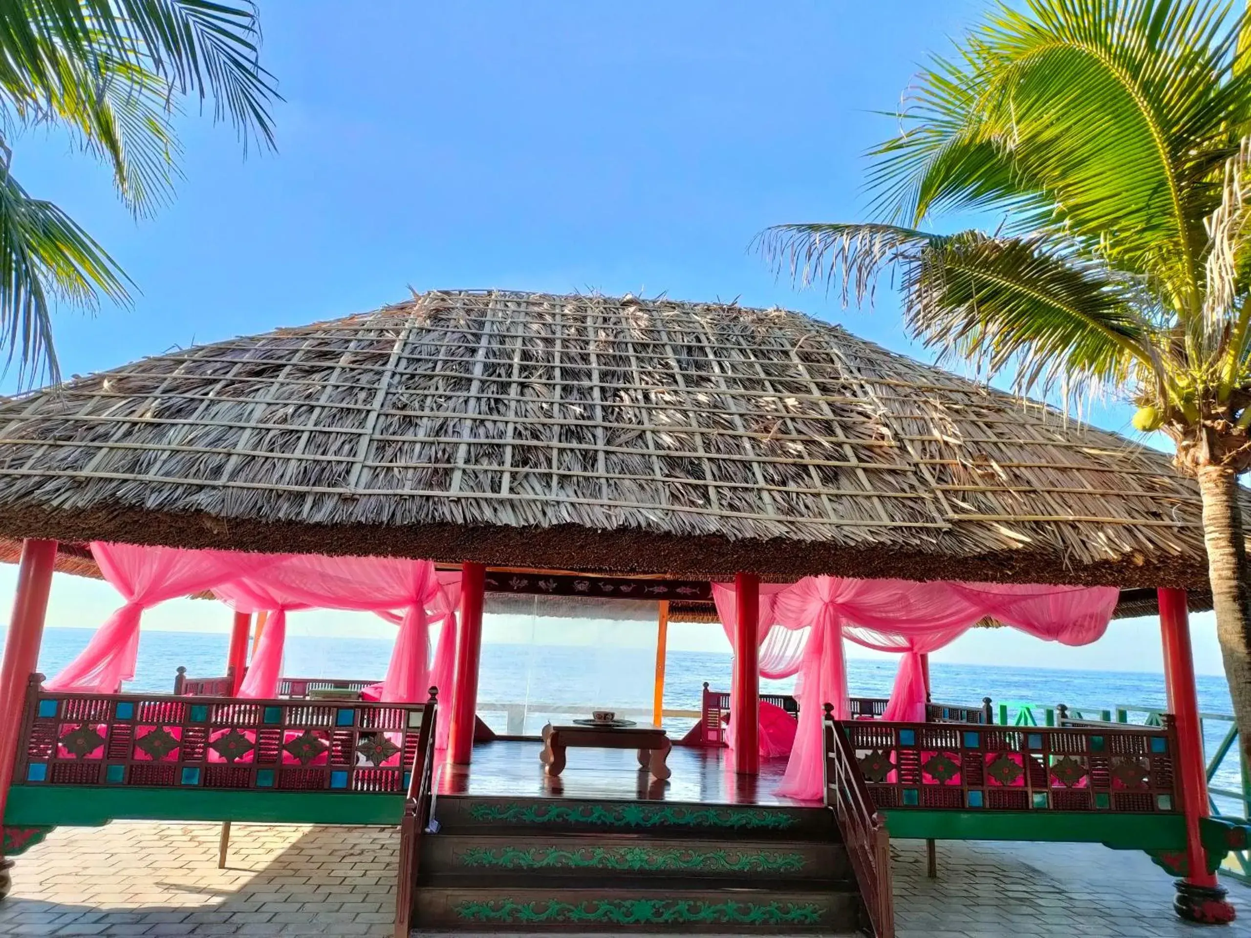 Restaurant/places to eat in Full Moon Beach Resort Restaurant/places to eat in Full Moon Beach Resort