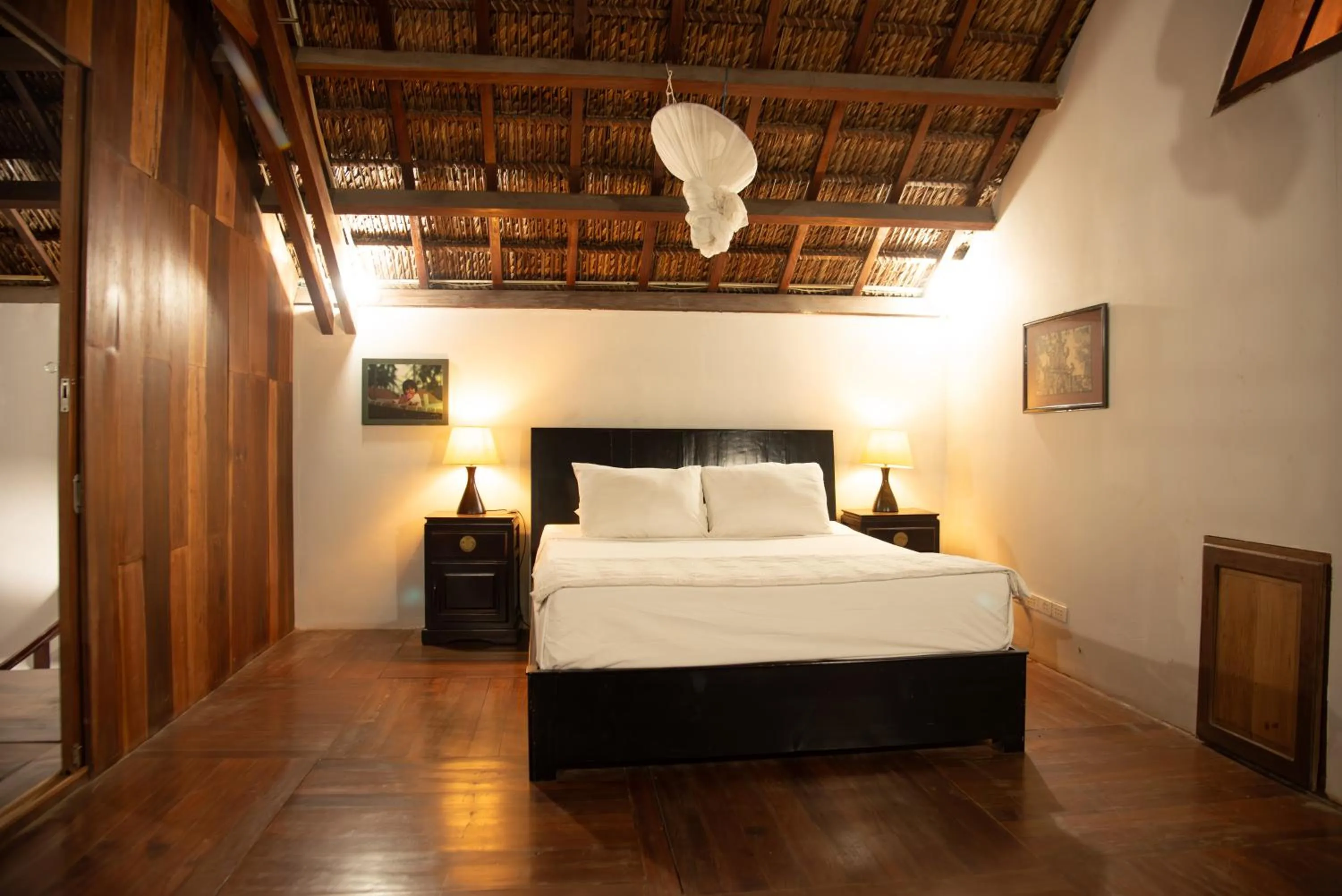 Bedroom, Bed in Full Moon Beach Resort