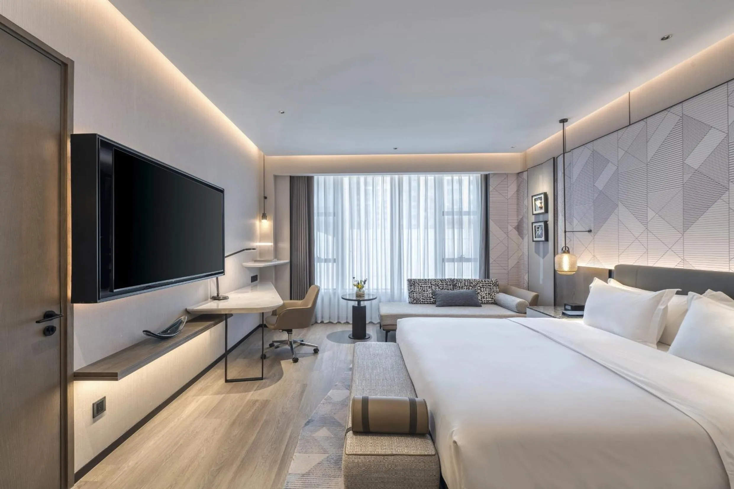 Bed in Crowne Plaza Rugao