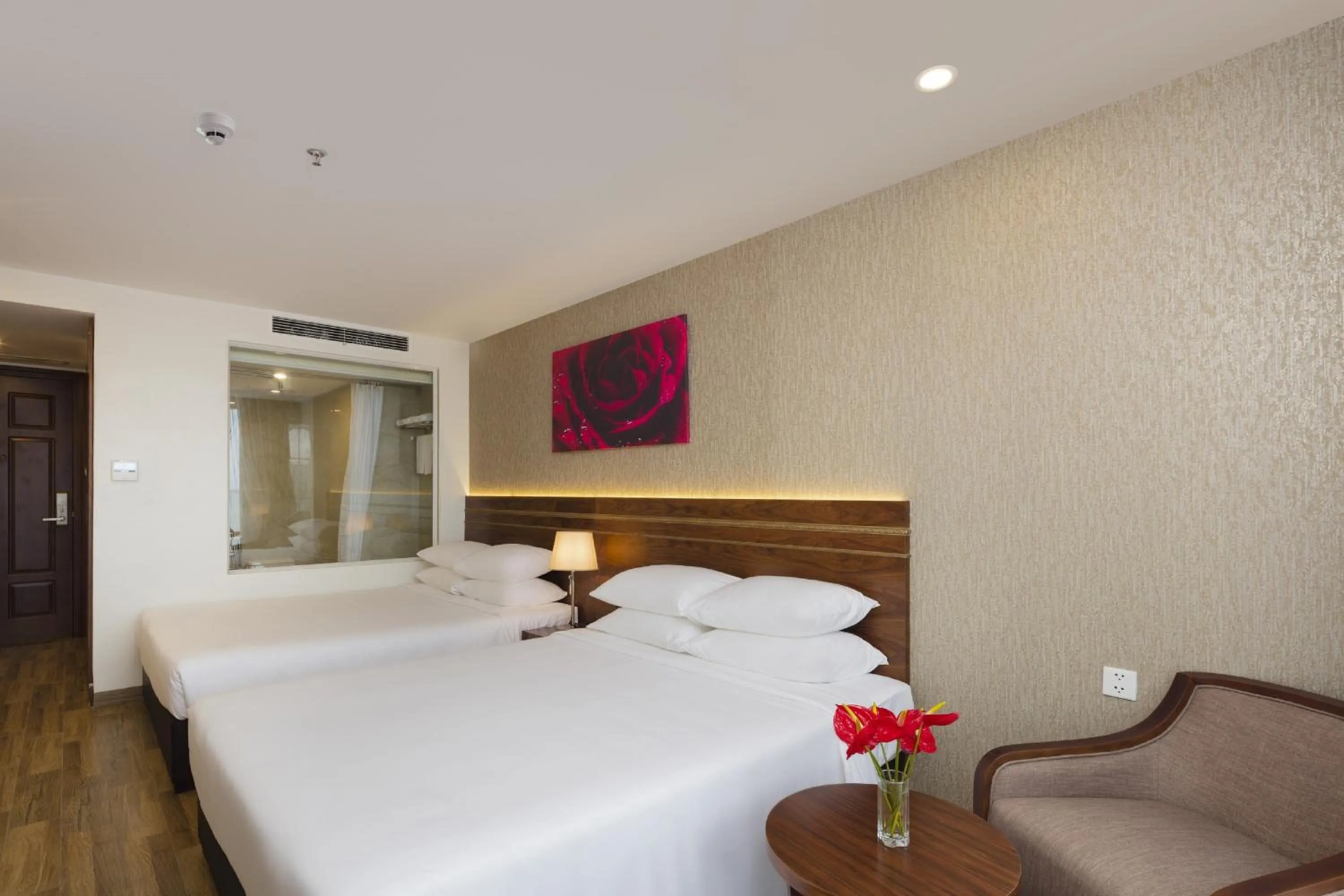 Bed in Sea Pearl Hotel