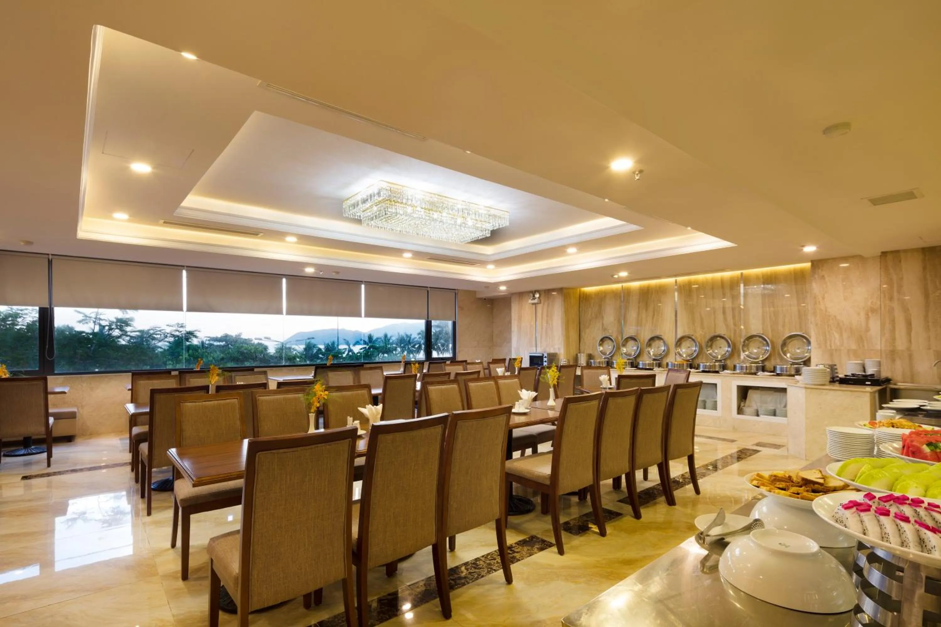 Restaurant/places to eat in Sea Pearl Hotel