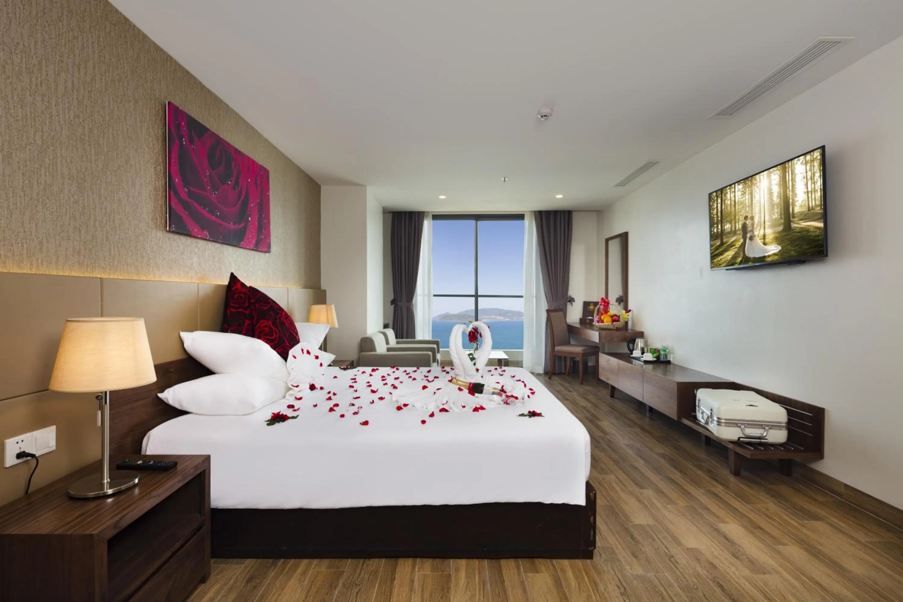 Photo of the whole room, Bed in Sea Pearl Hotel