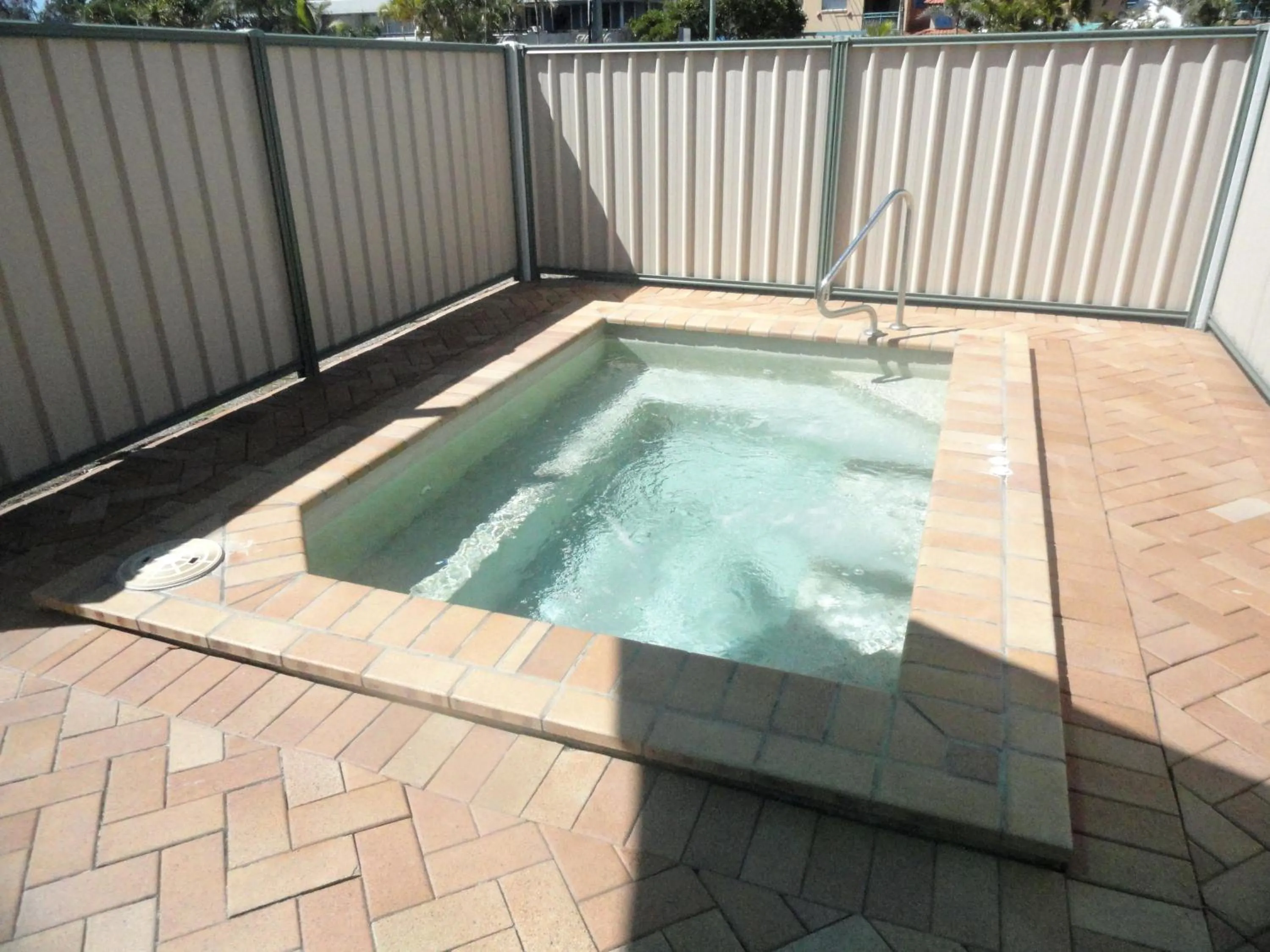 Hot Tub in Queensleigh Holiday Apartments