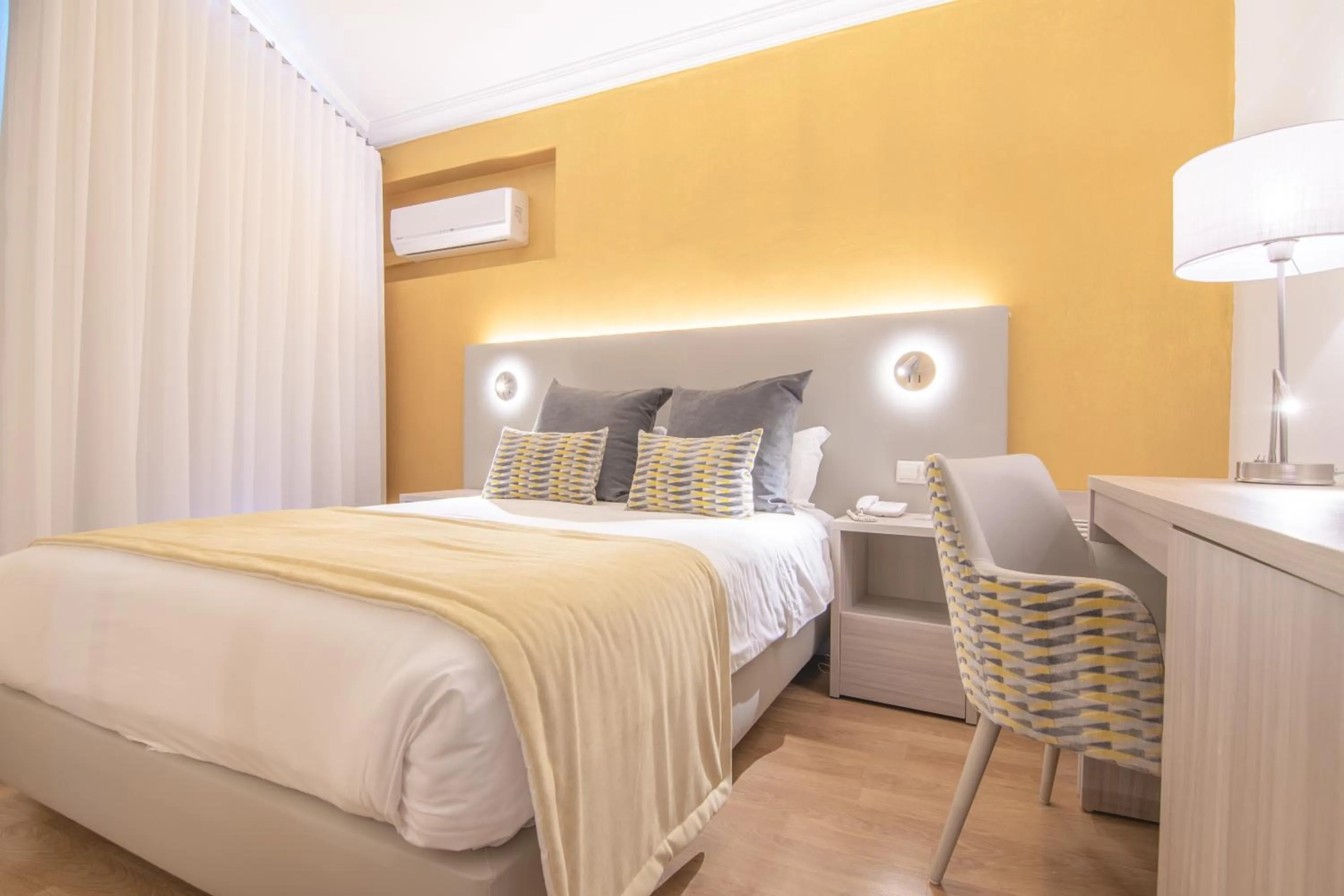 Bedroom, Bed in Loule Jardim Hotel